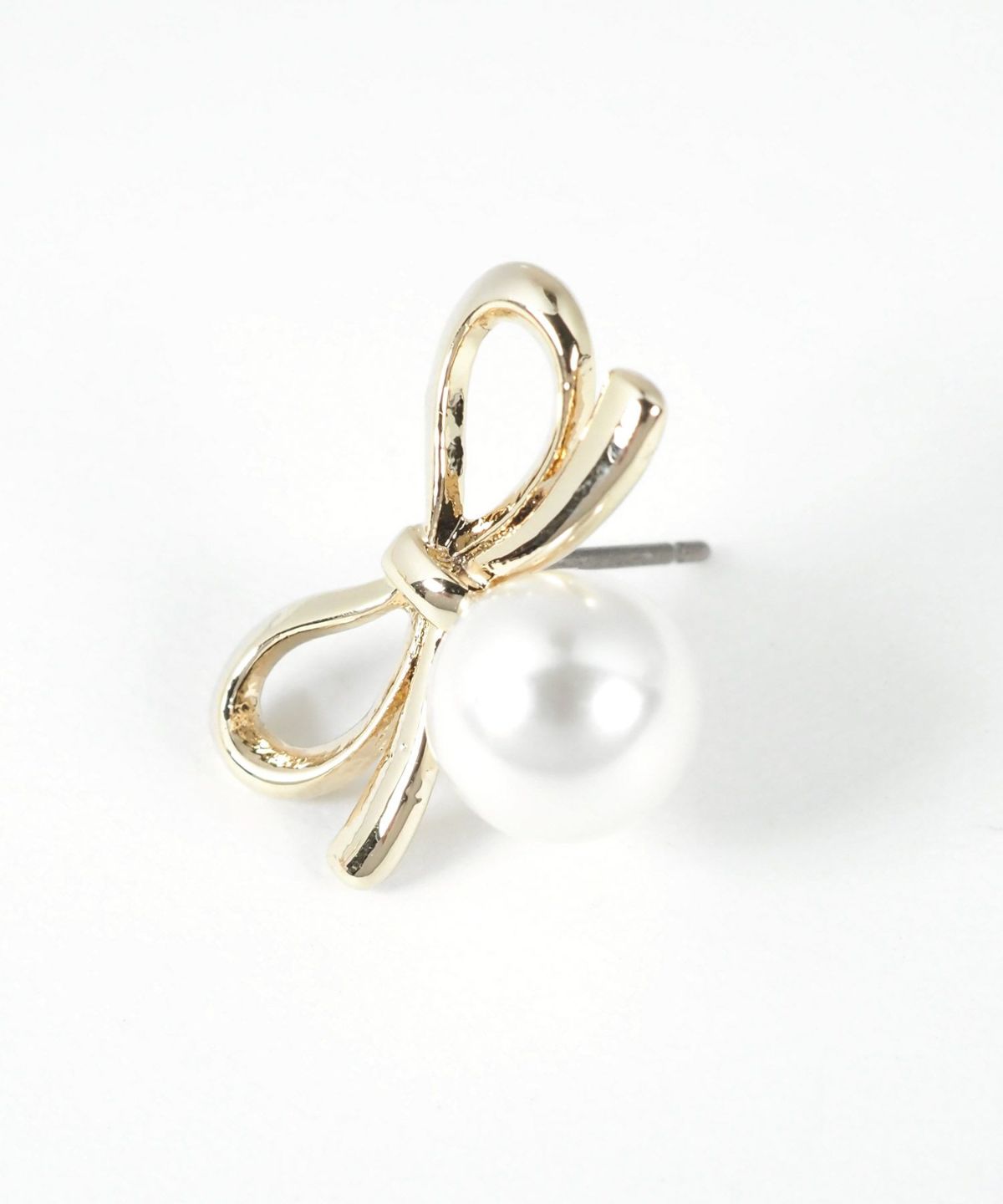 リボンパールチタンポストピアス