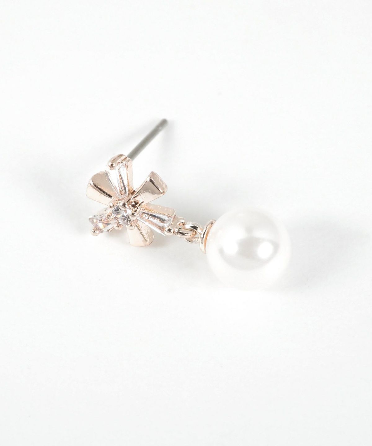 フラワーパールチタンポストピアス