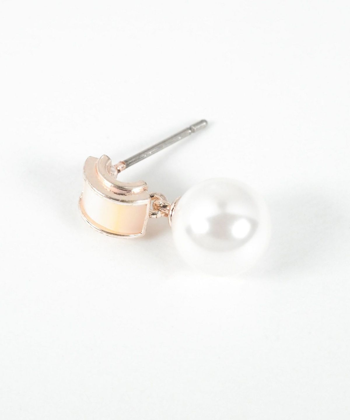 オーロラパールチタンポストピアス