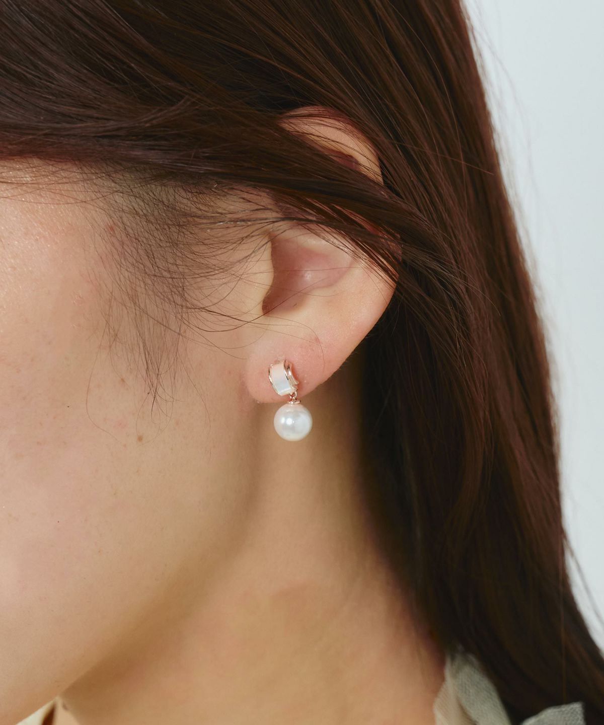 オーロラパールチタンポストピアス