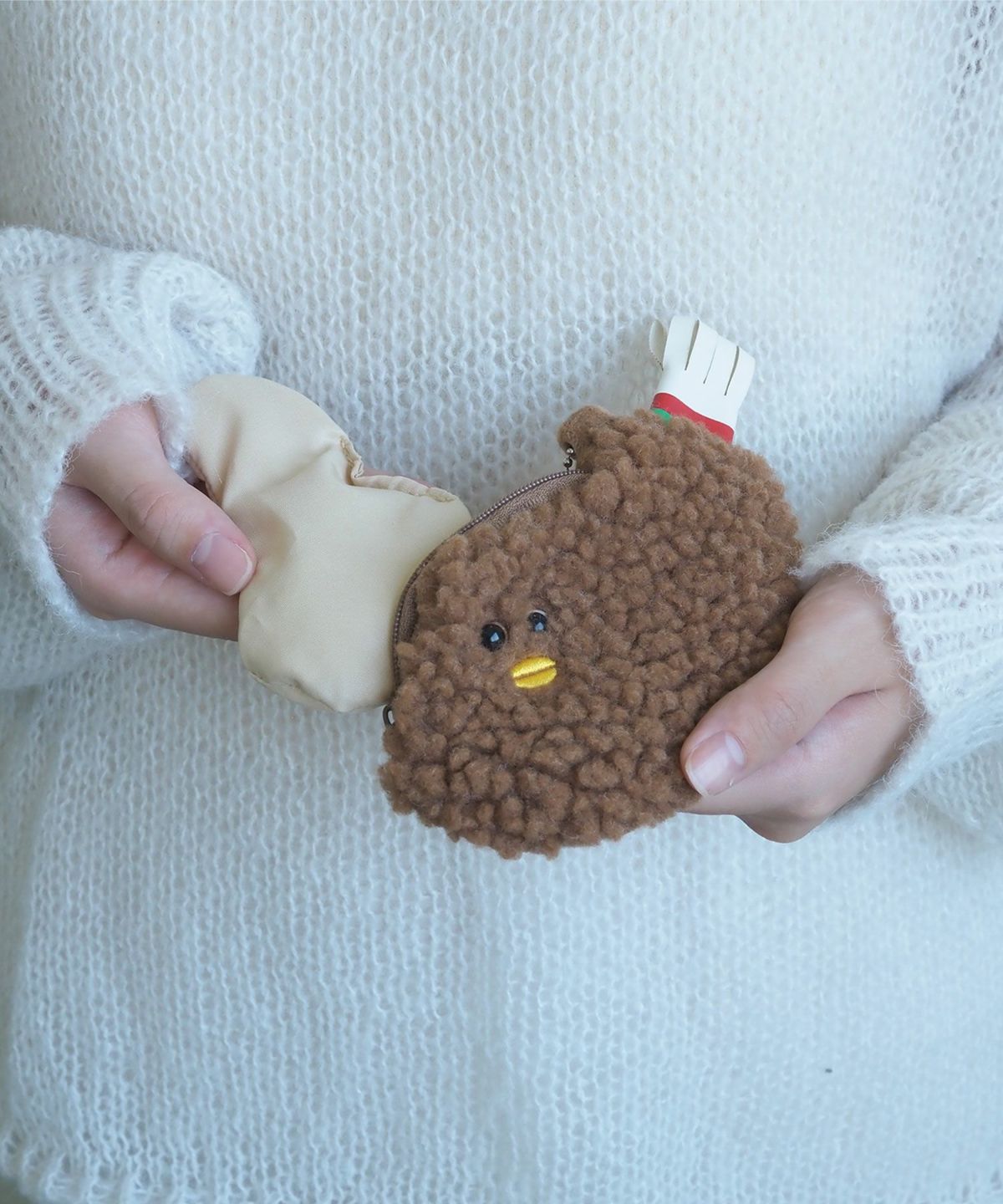 フードモチーフハンドウォーマー