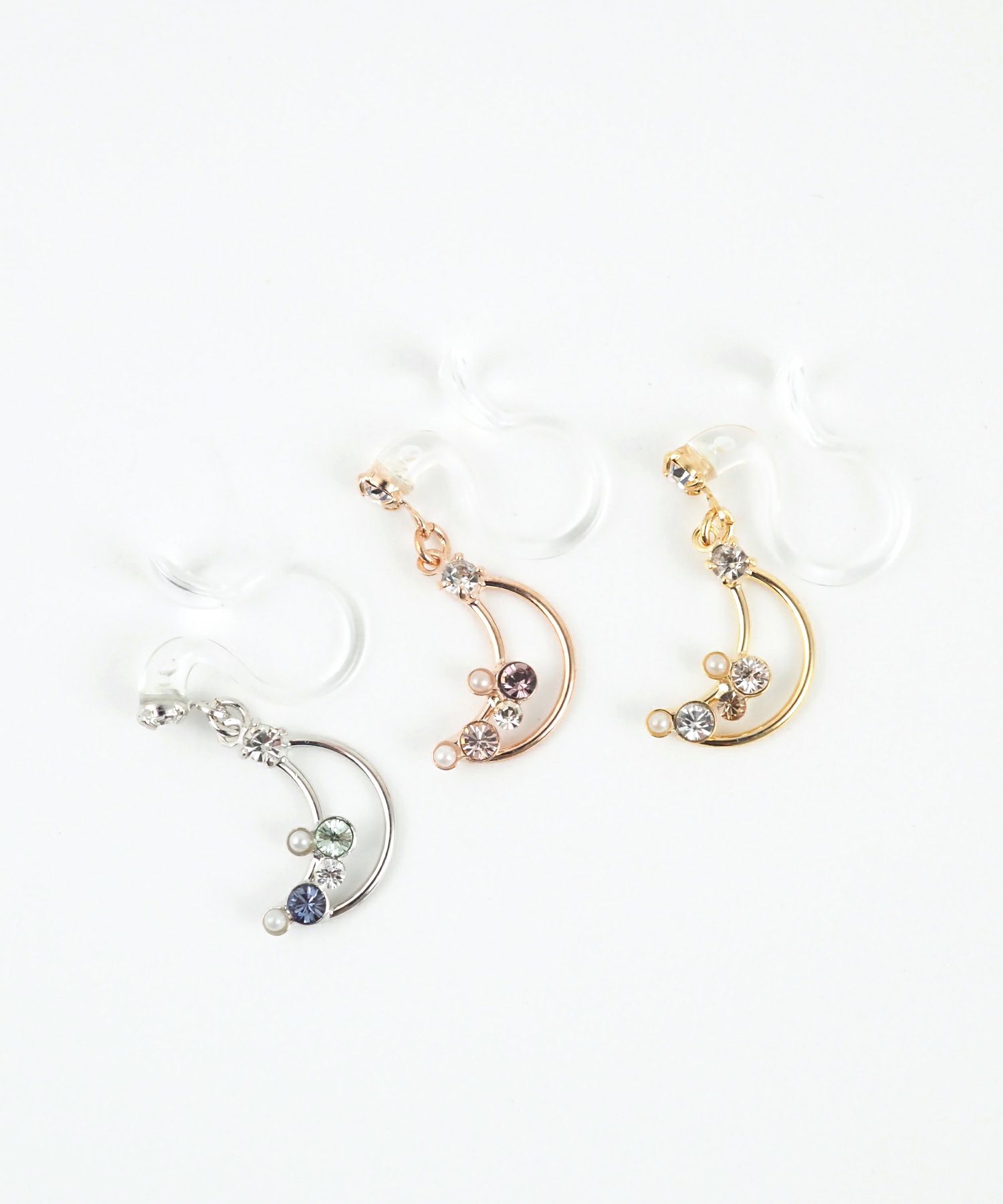 クレセントムーン樹脂ノンホールイヤリング