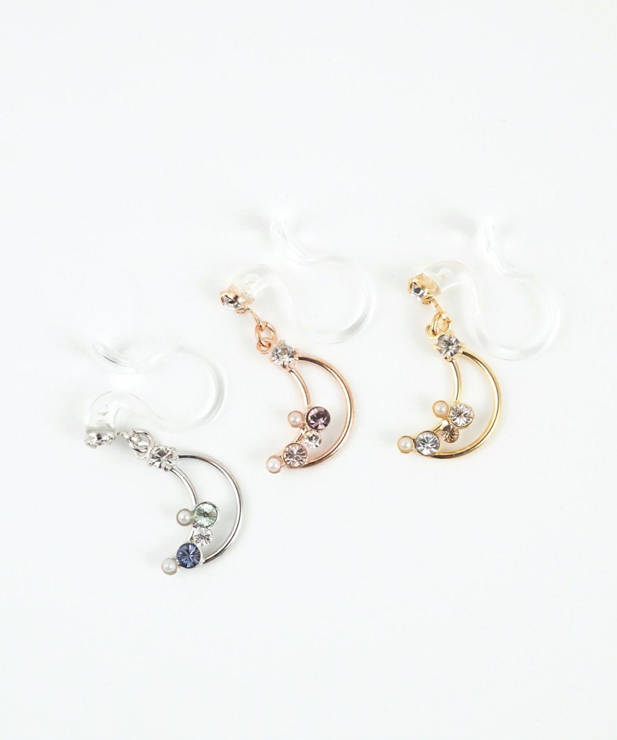 クレセントムーン樹脂ノンホールイヤリング