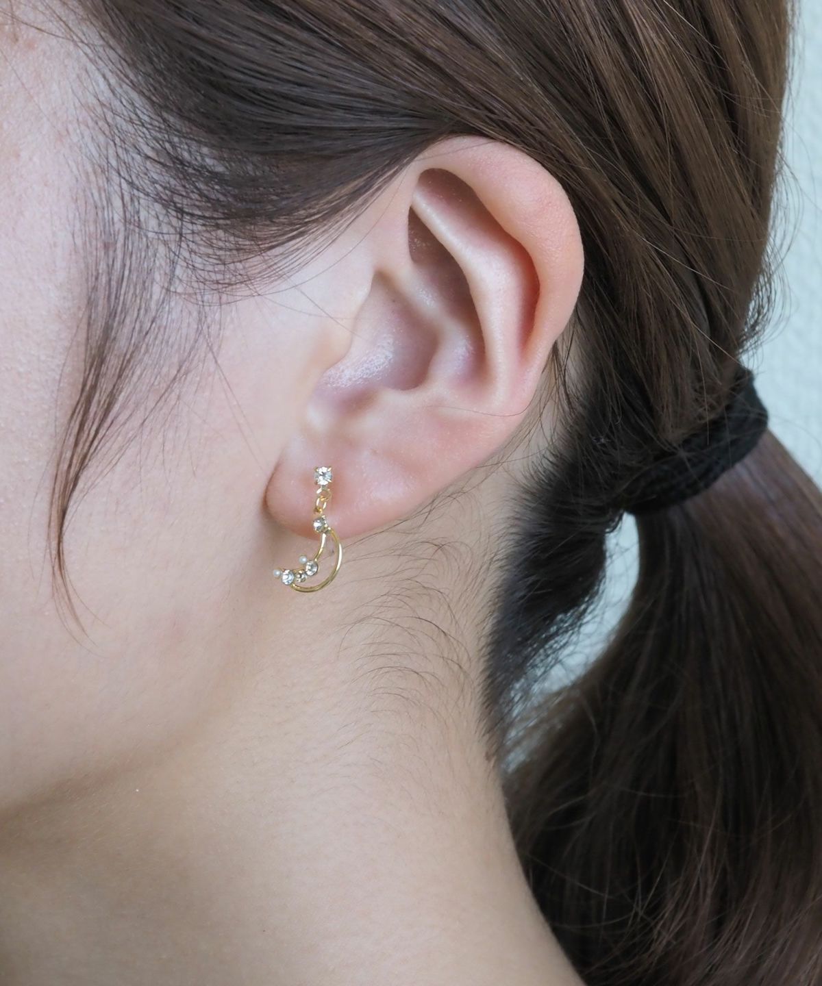 クレセントムーン樹脂ノンホールイヤリング