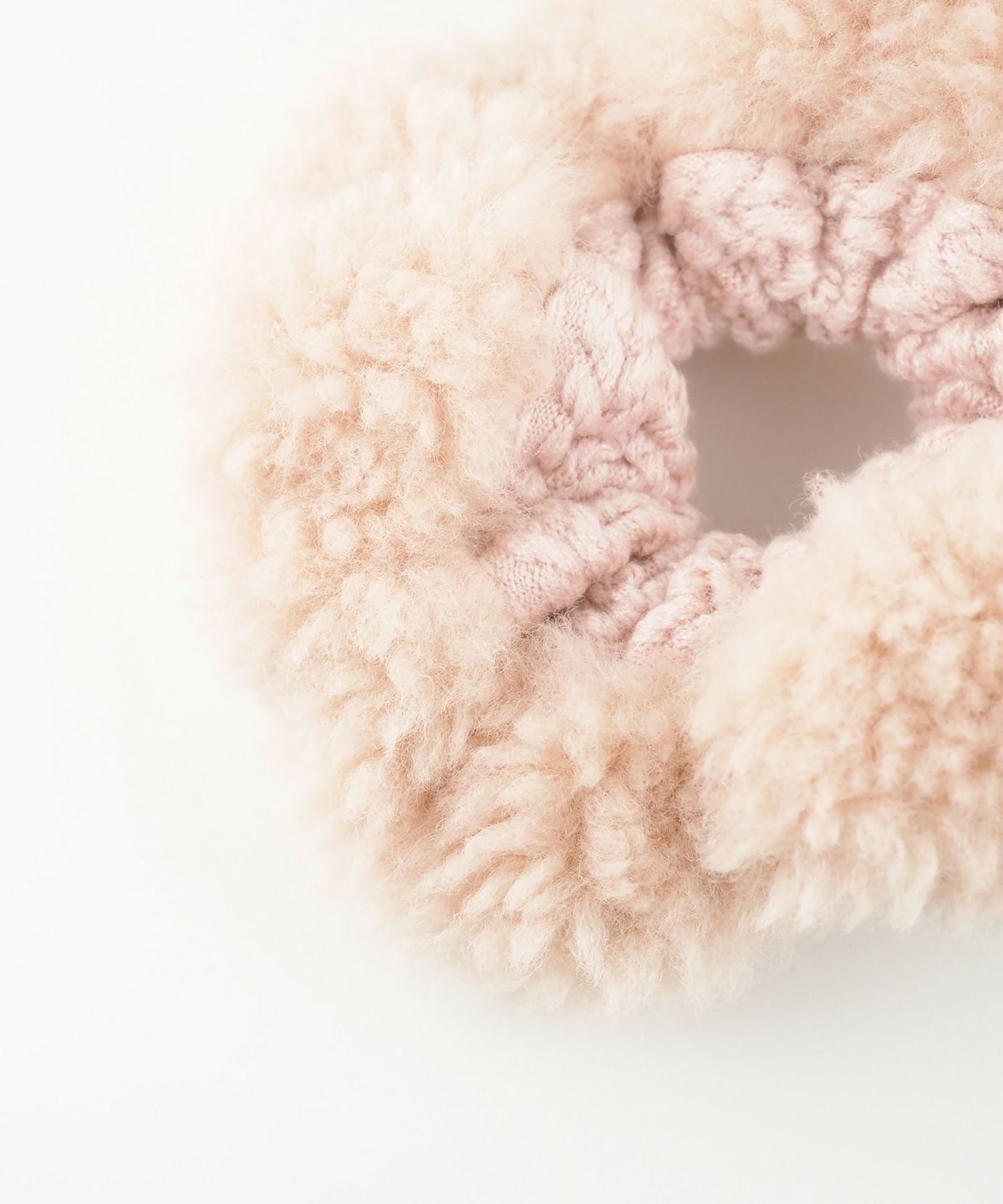 ニットボアビッグシュシュ