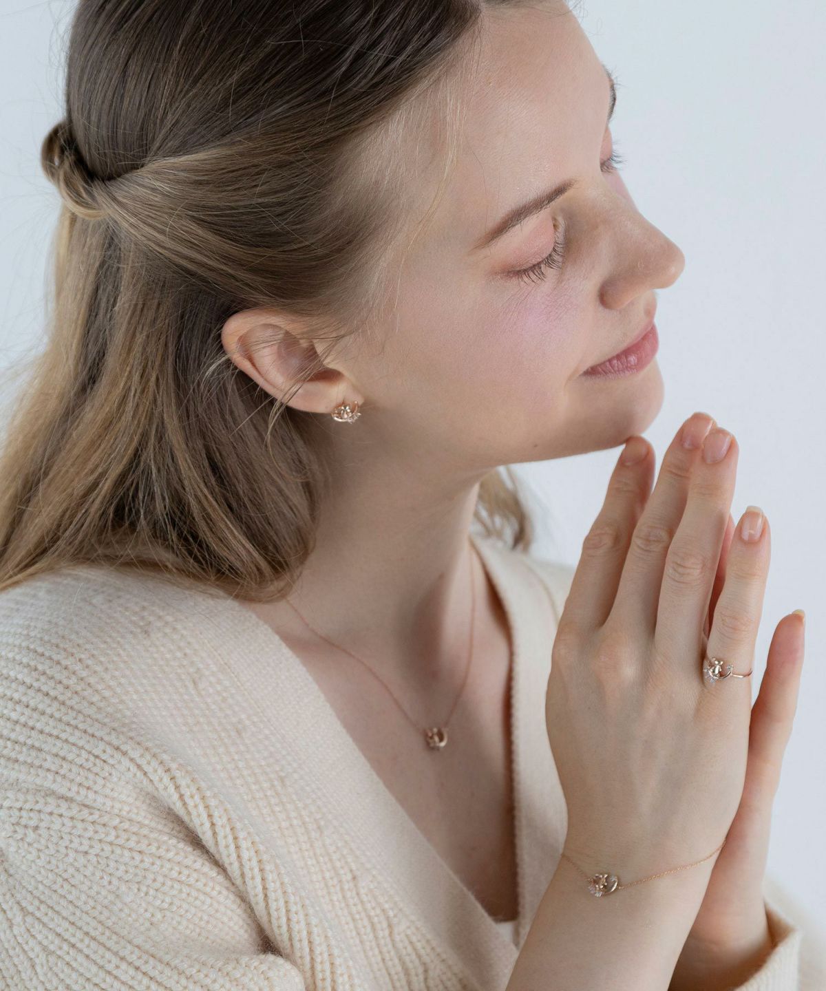 ルナラビットチタンポストピアス【MUK shady sophy】