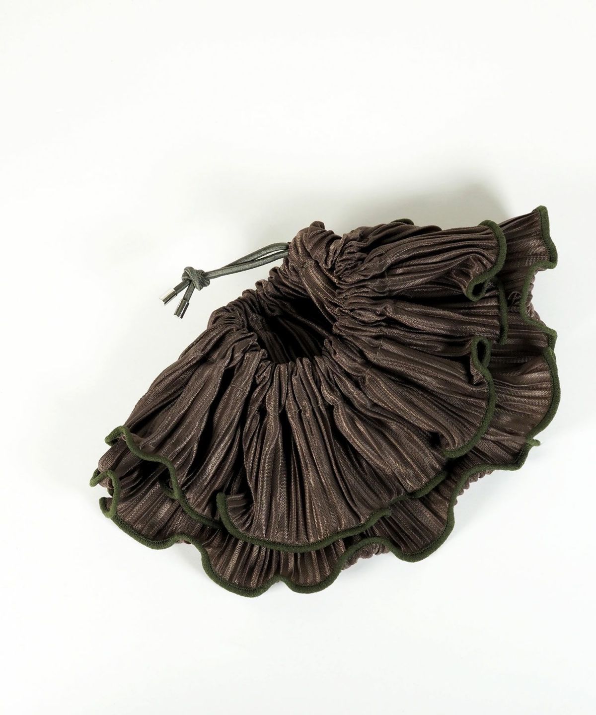 プリーツラインシュシュット