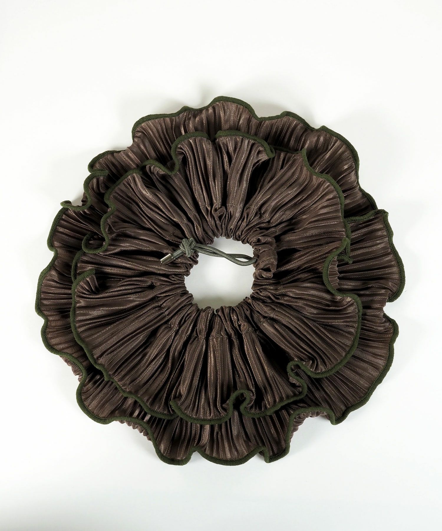 プリーツラインシュシュット