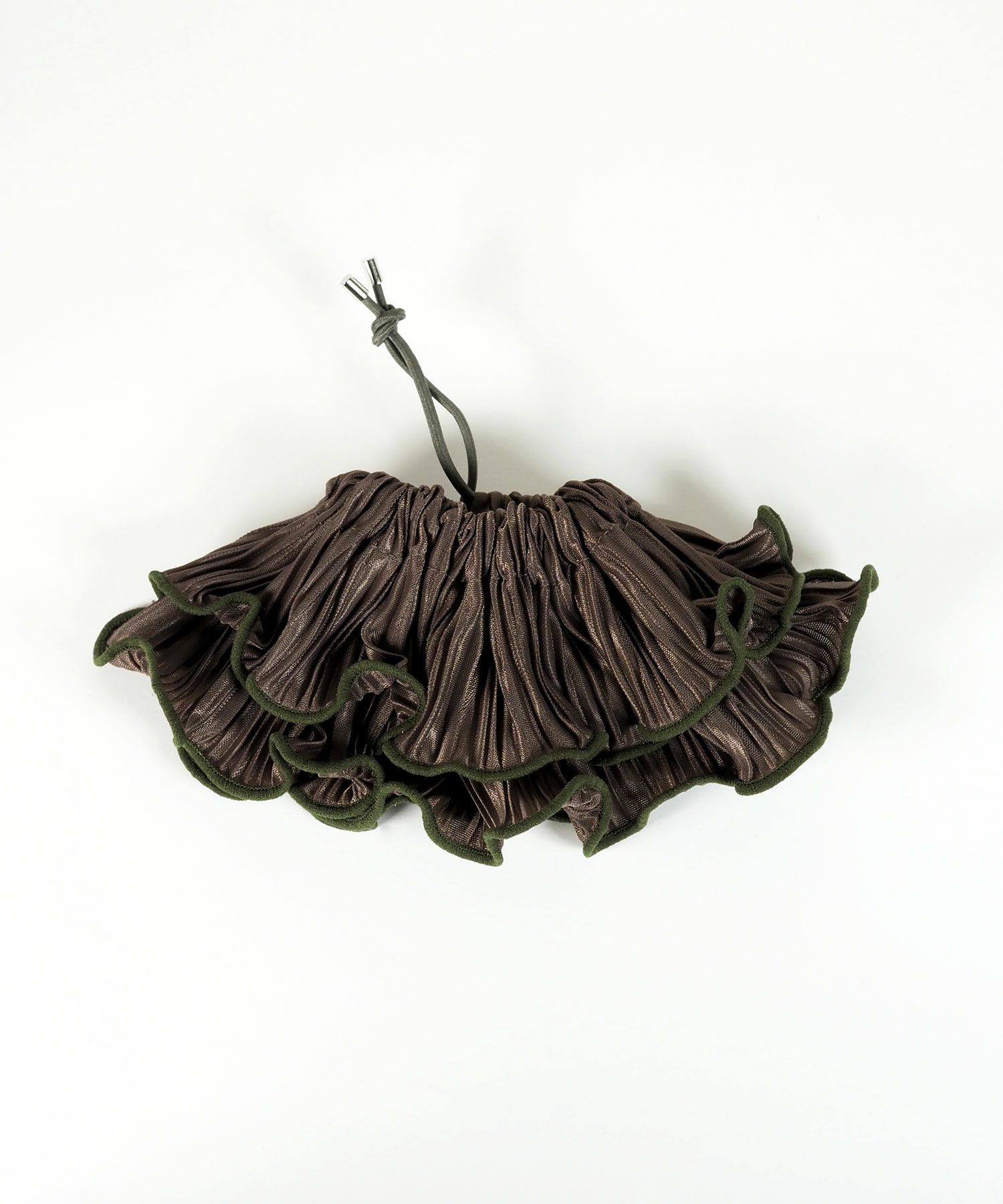 プリーツラインシュシュット