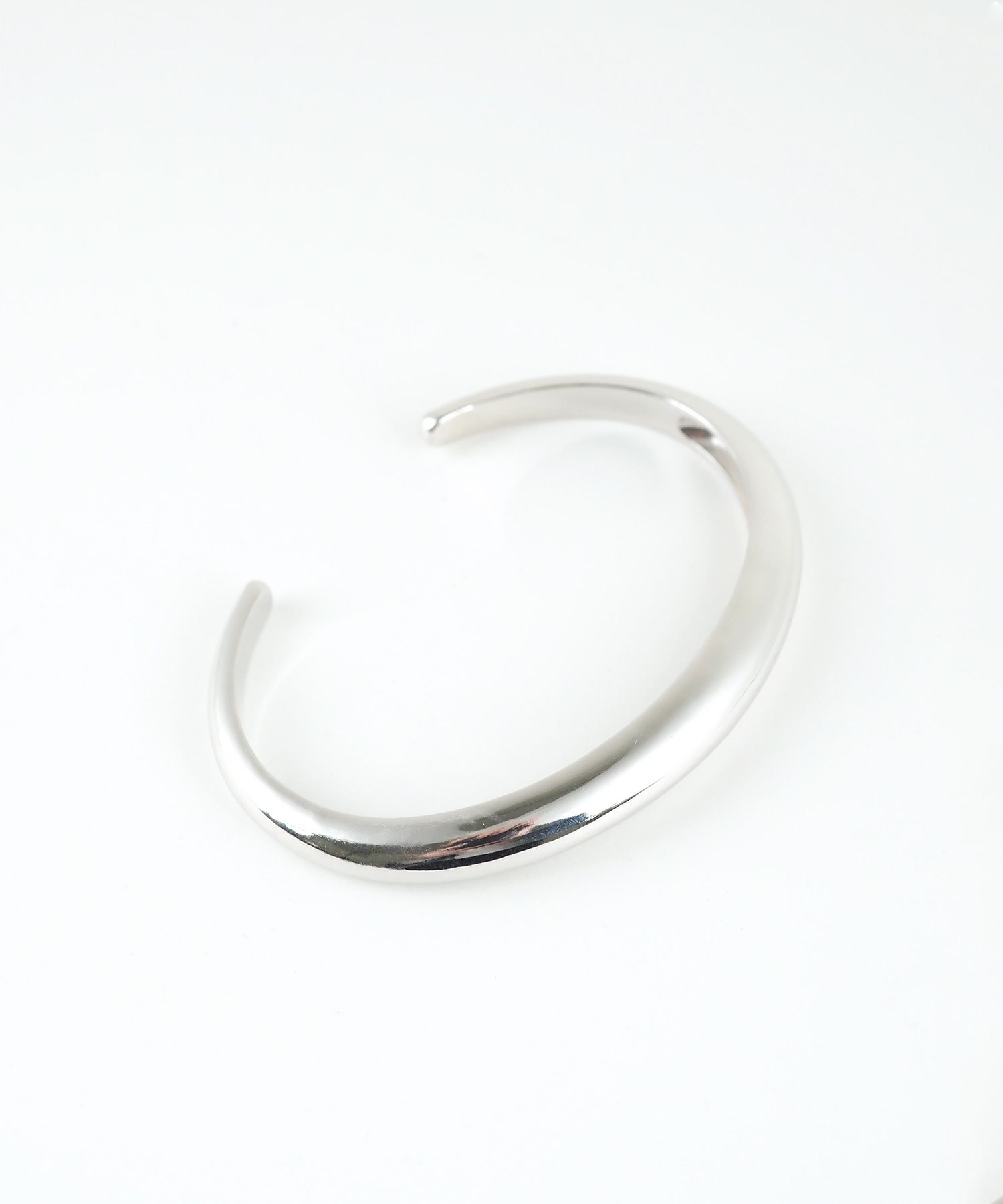 プランププレーンバングル