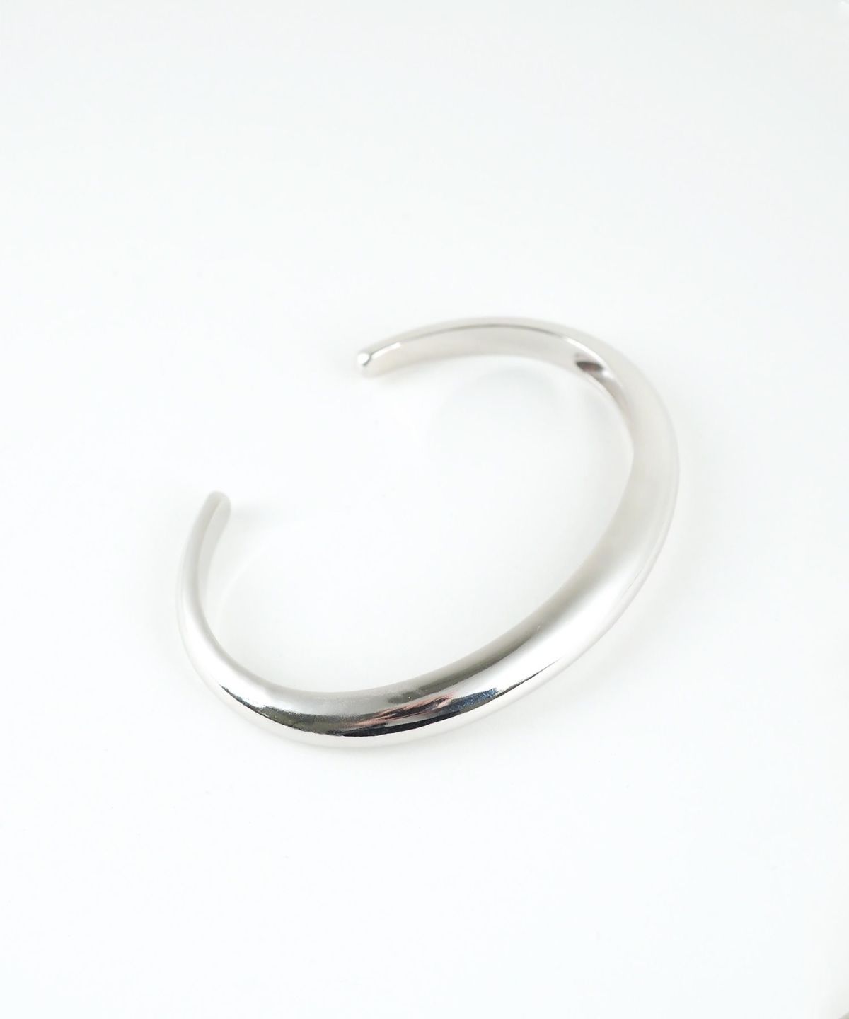 プランププレーンバングル