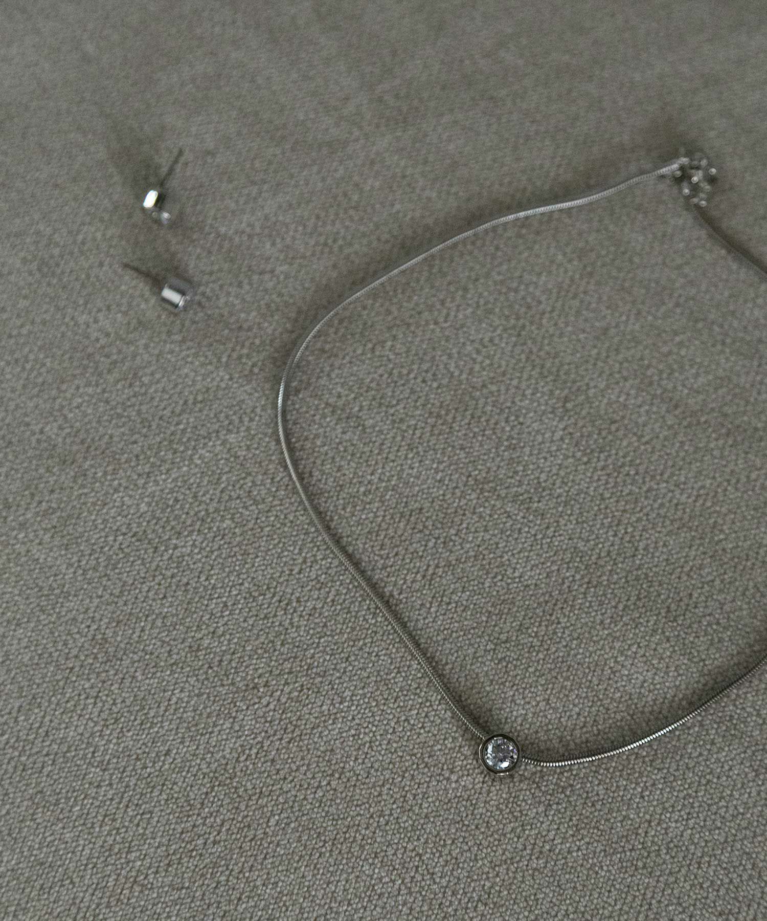 ジルコニアポイントプレーンチタンポストピアス