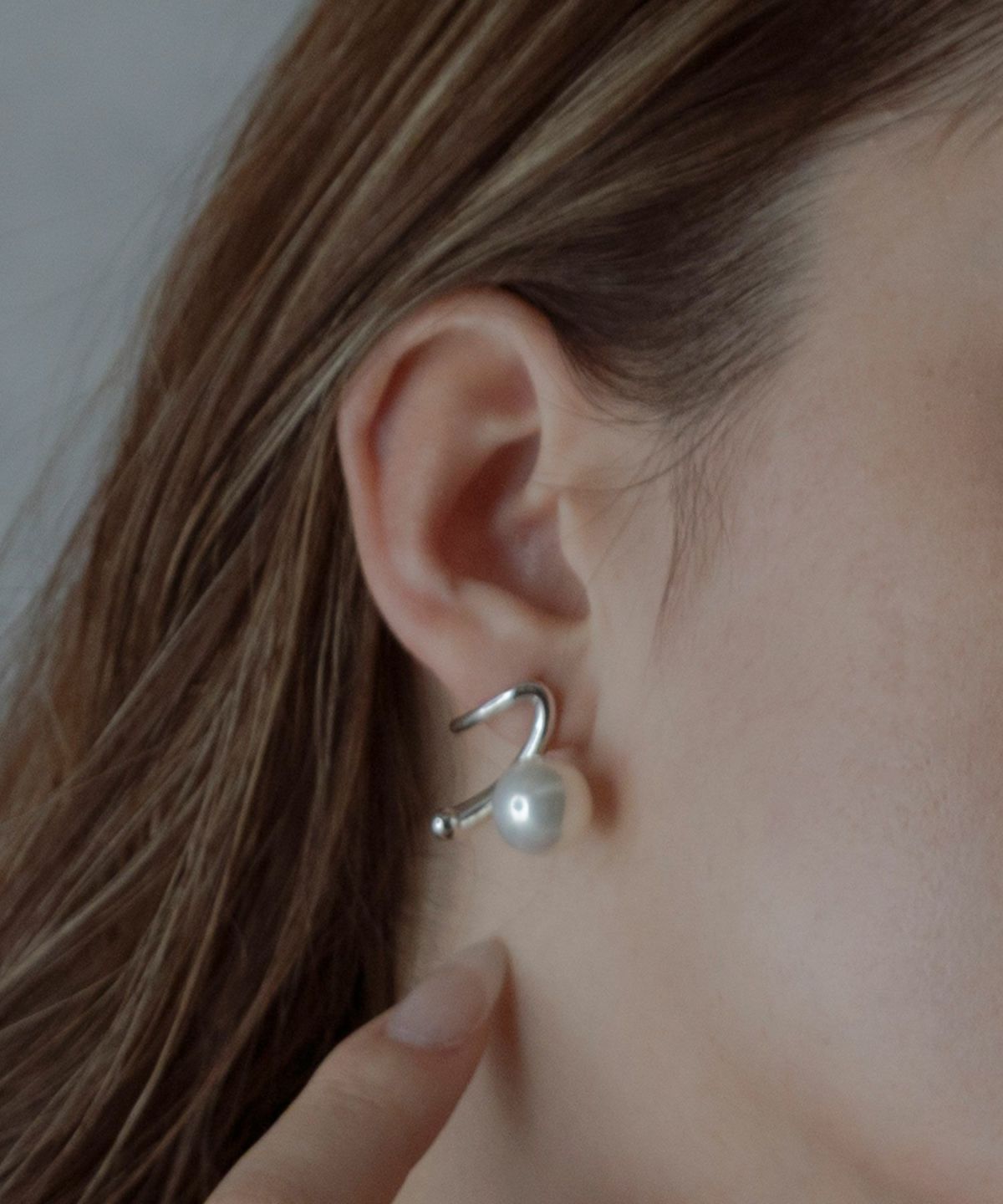 ポリッシュパールニュアンスピアス