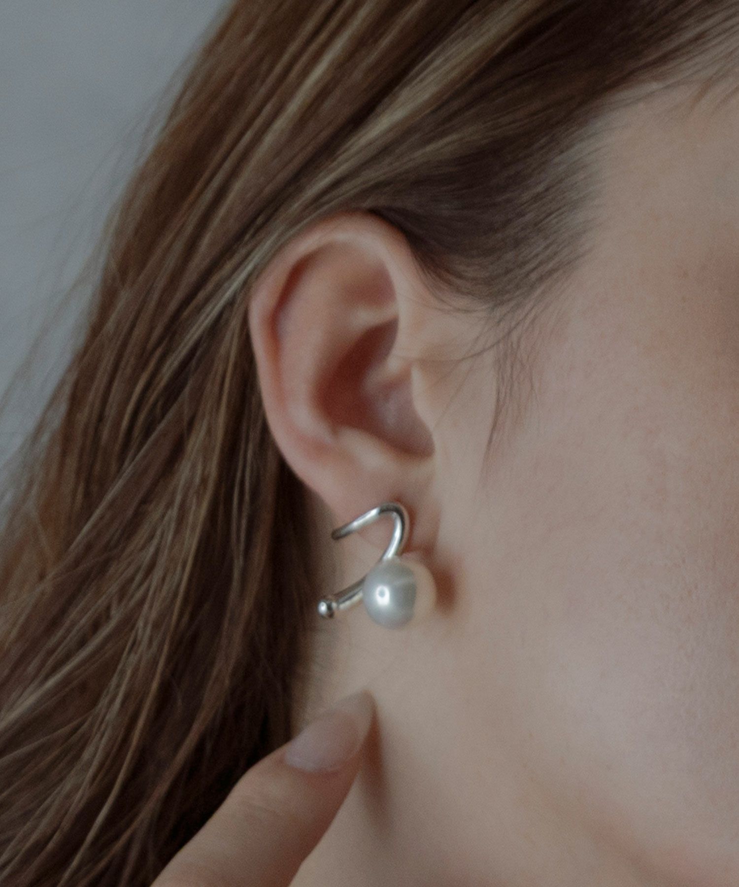 ポリッシュパールニュアンスピアス