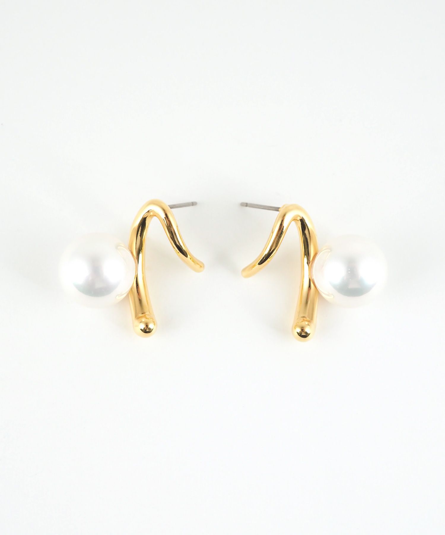 ポリッシュパールニュアンスピアス