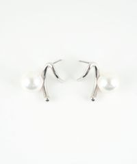 ポリッシュパールニュアンスピアス