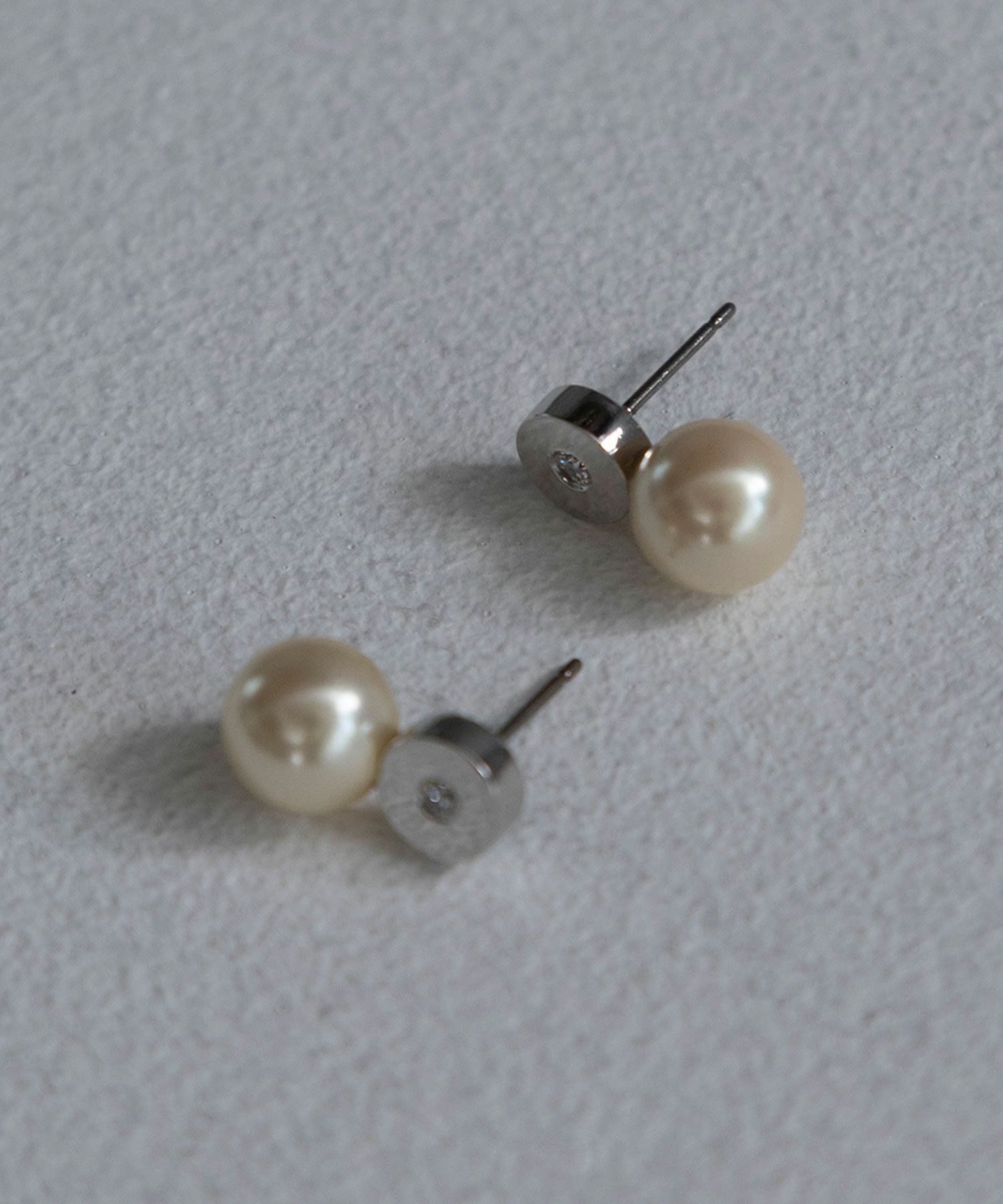 シェルパールジルコニアメタルピアス