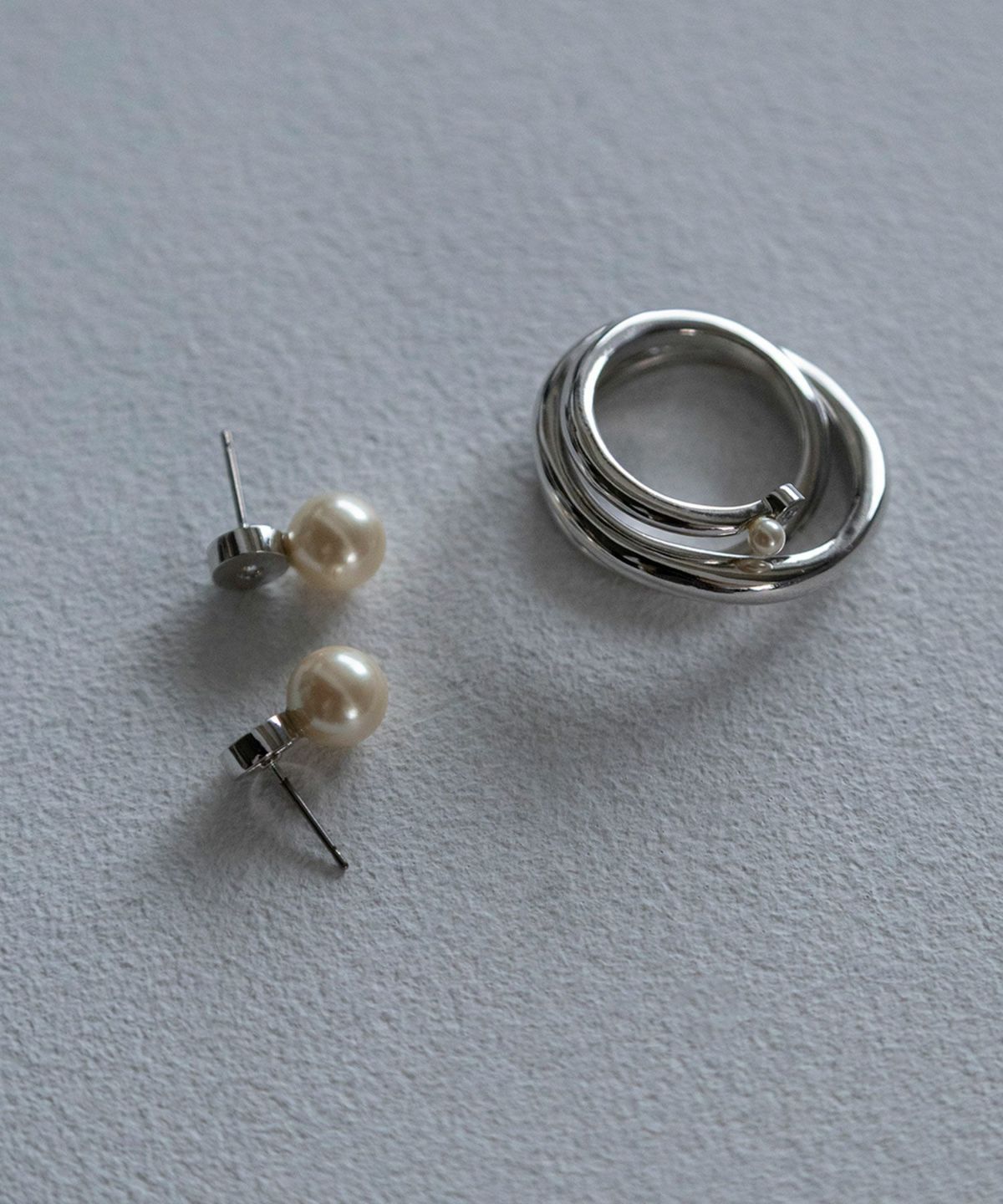 シェルパールジルコニアメタルピアス