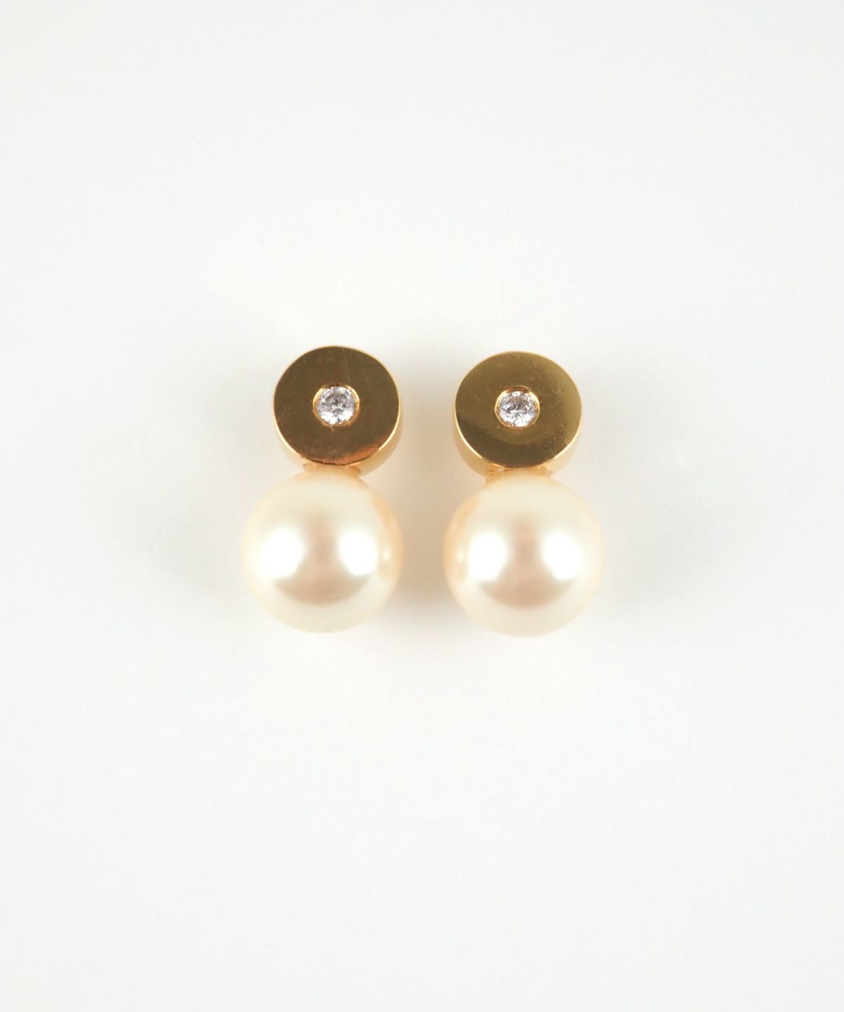 シェルパールジルコニアメタルピアス