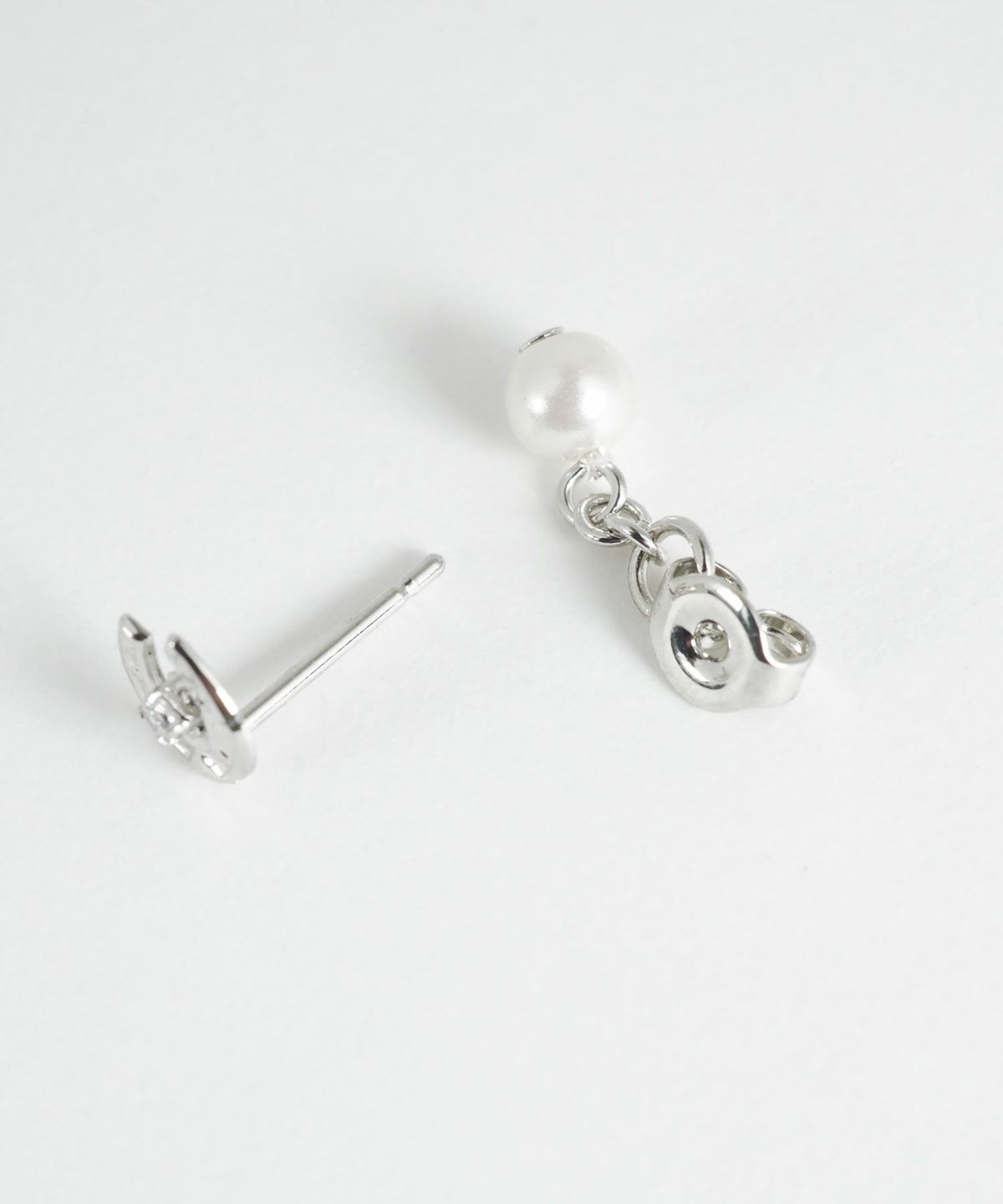 ホースシューパールバックキャッチピアス