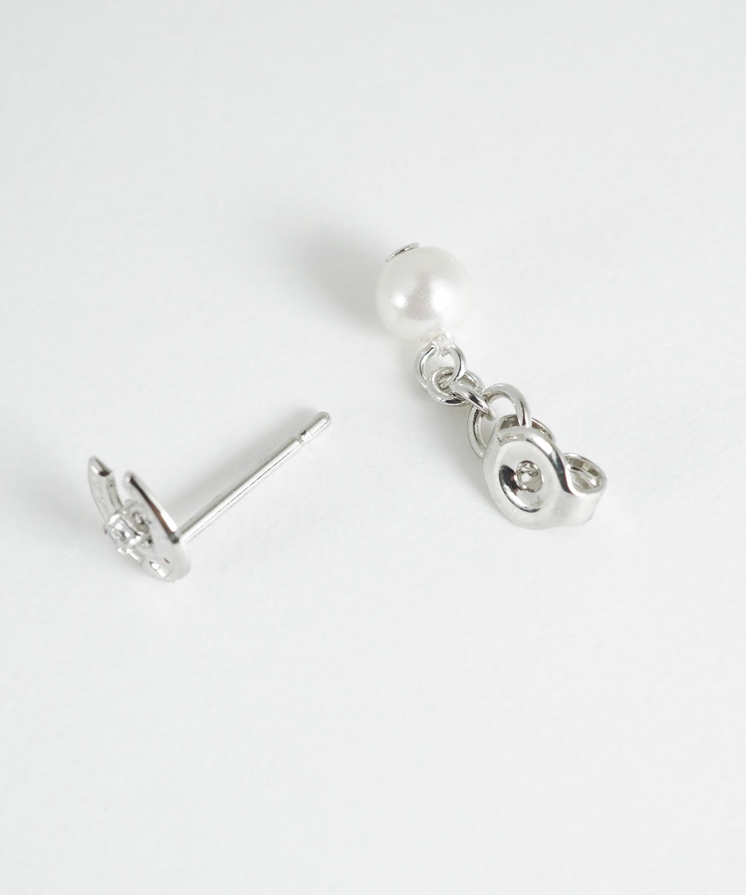 ホースシューパールバックキャッチピアス