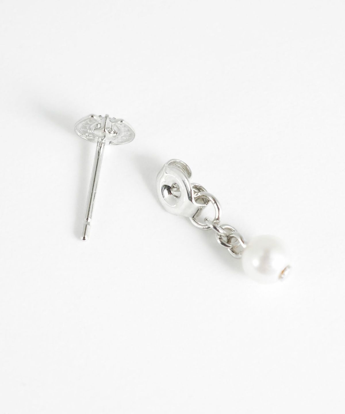 ホースシューパールバックキャッチピアス