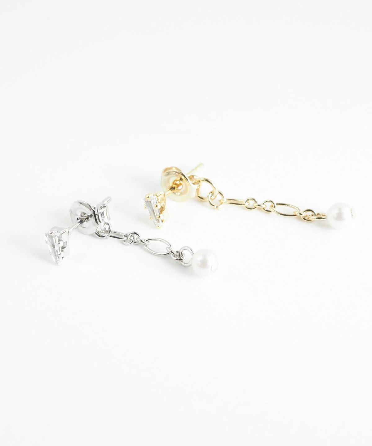 トライアングル＆パールバックキャッチピアス