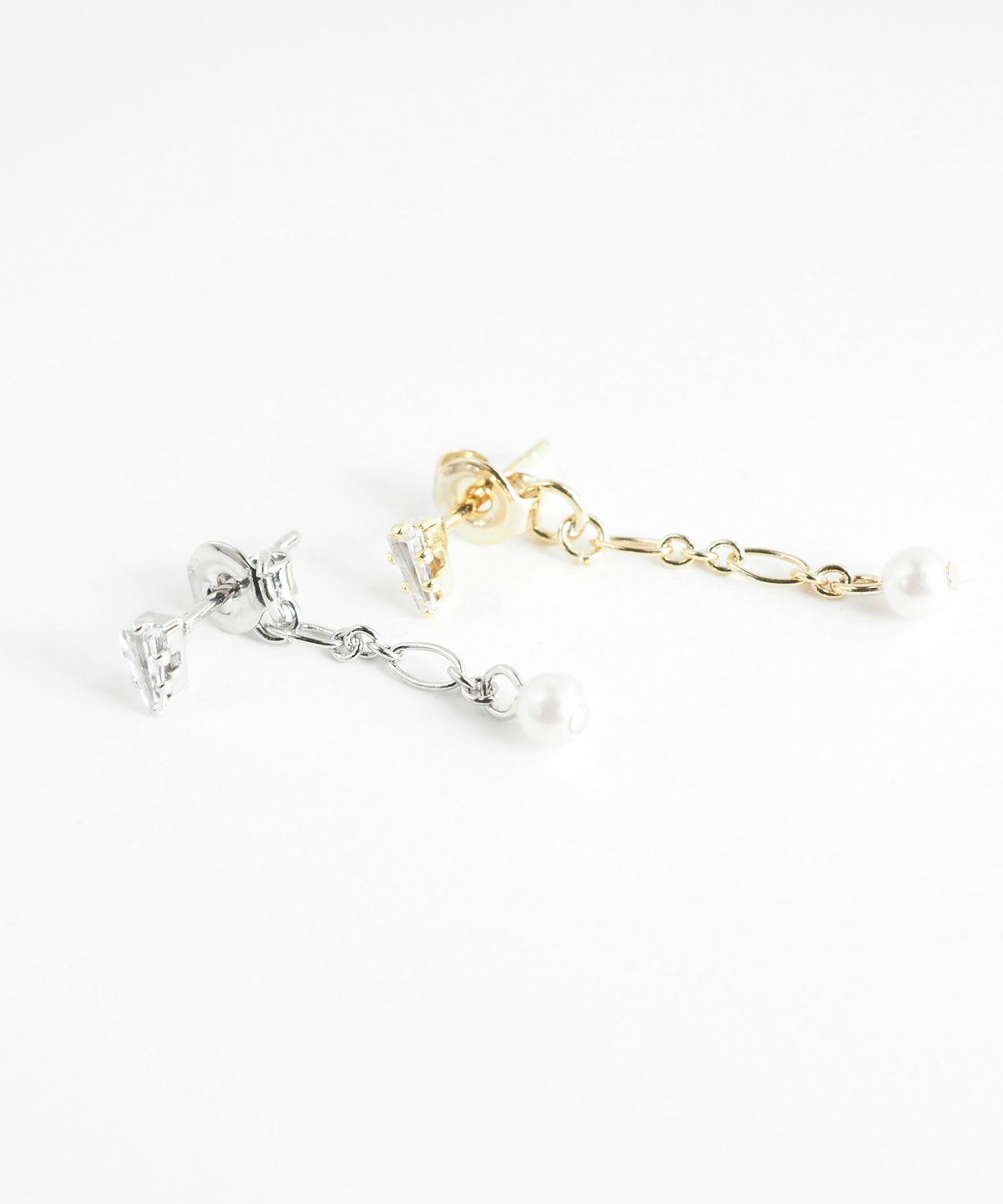 トライアングル＆パールバックキャッチピアス