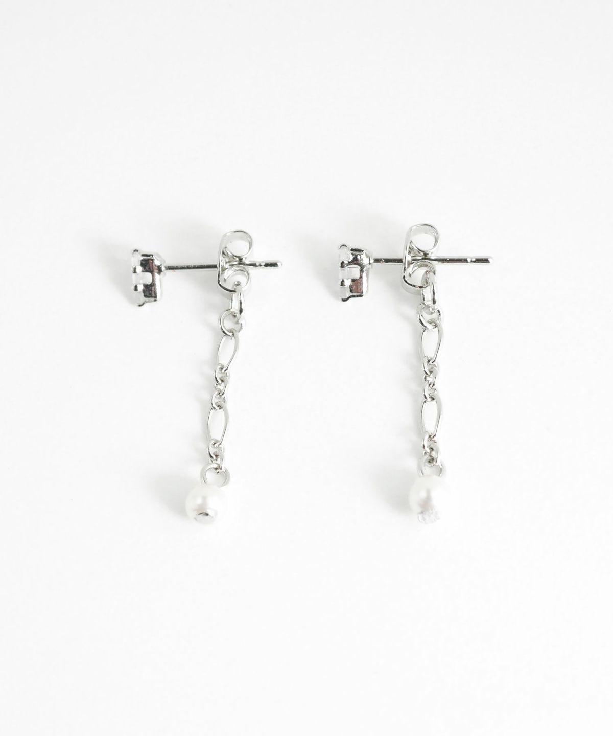 トライアングル＆パールバックキャッチピアス