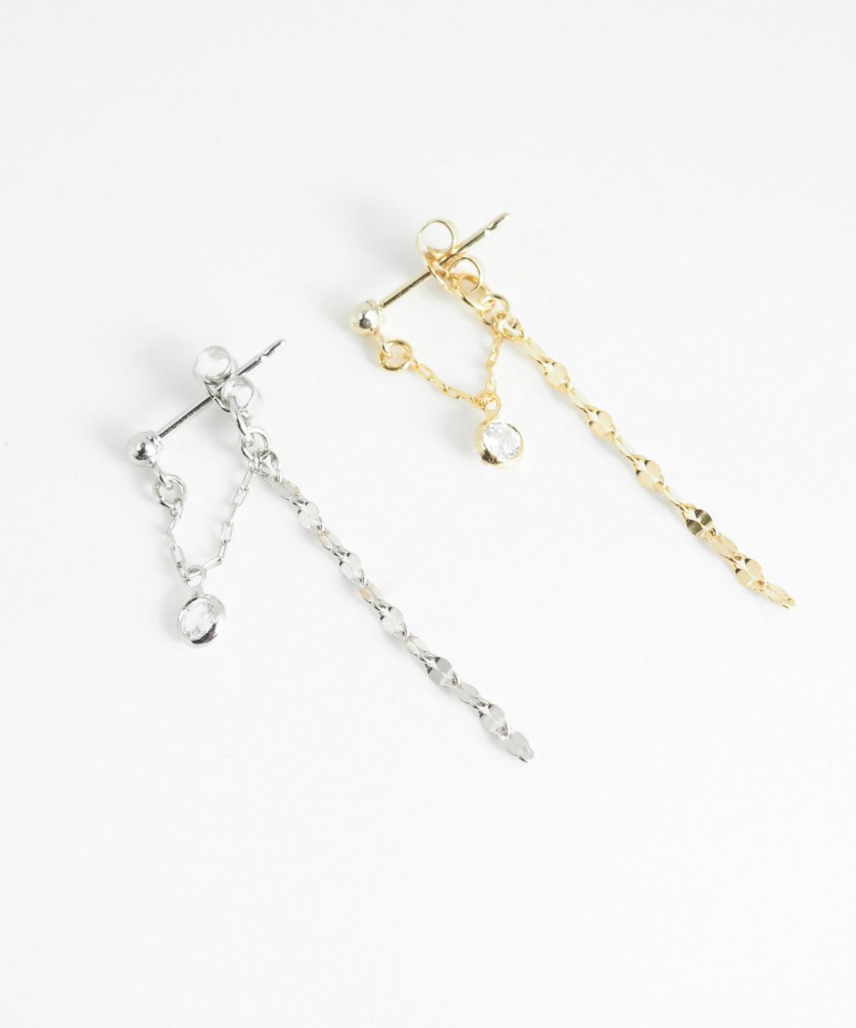 ビジュー＆ペタルチェーンバックキャッチピアス