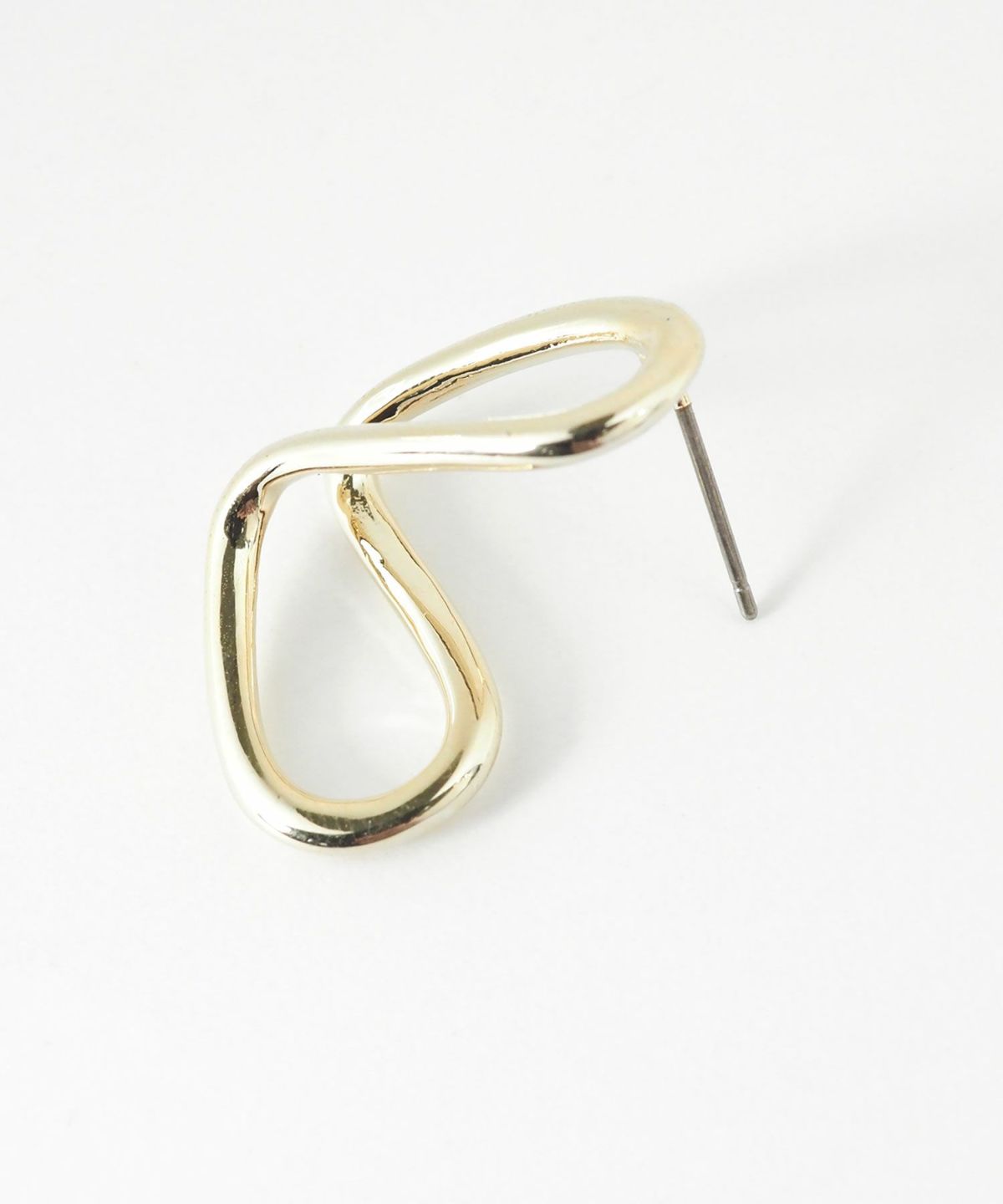 ニュアンスメタルハートピアス【MUK lucenzio】