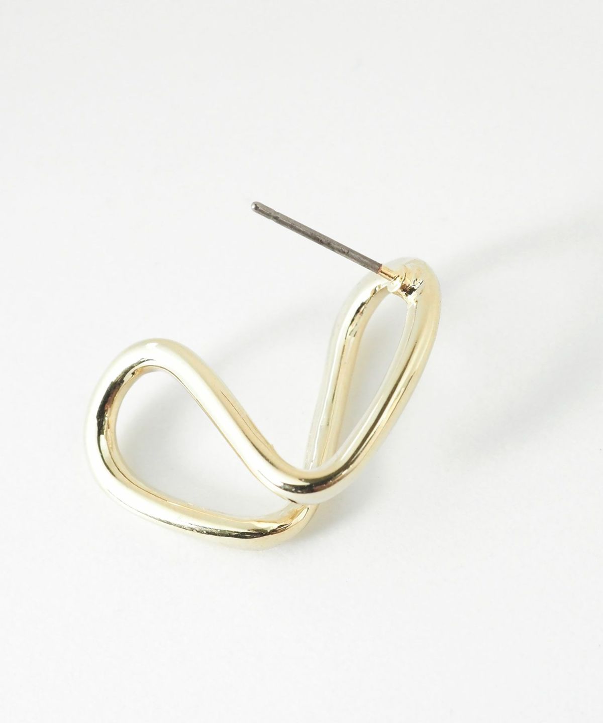 ニュアンスメタルハートピアス【MUK lucenzio】