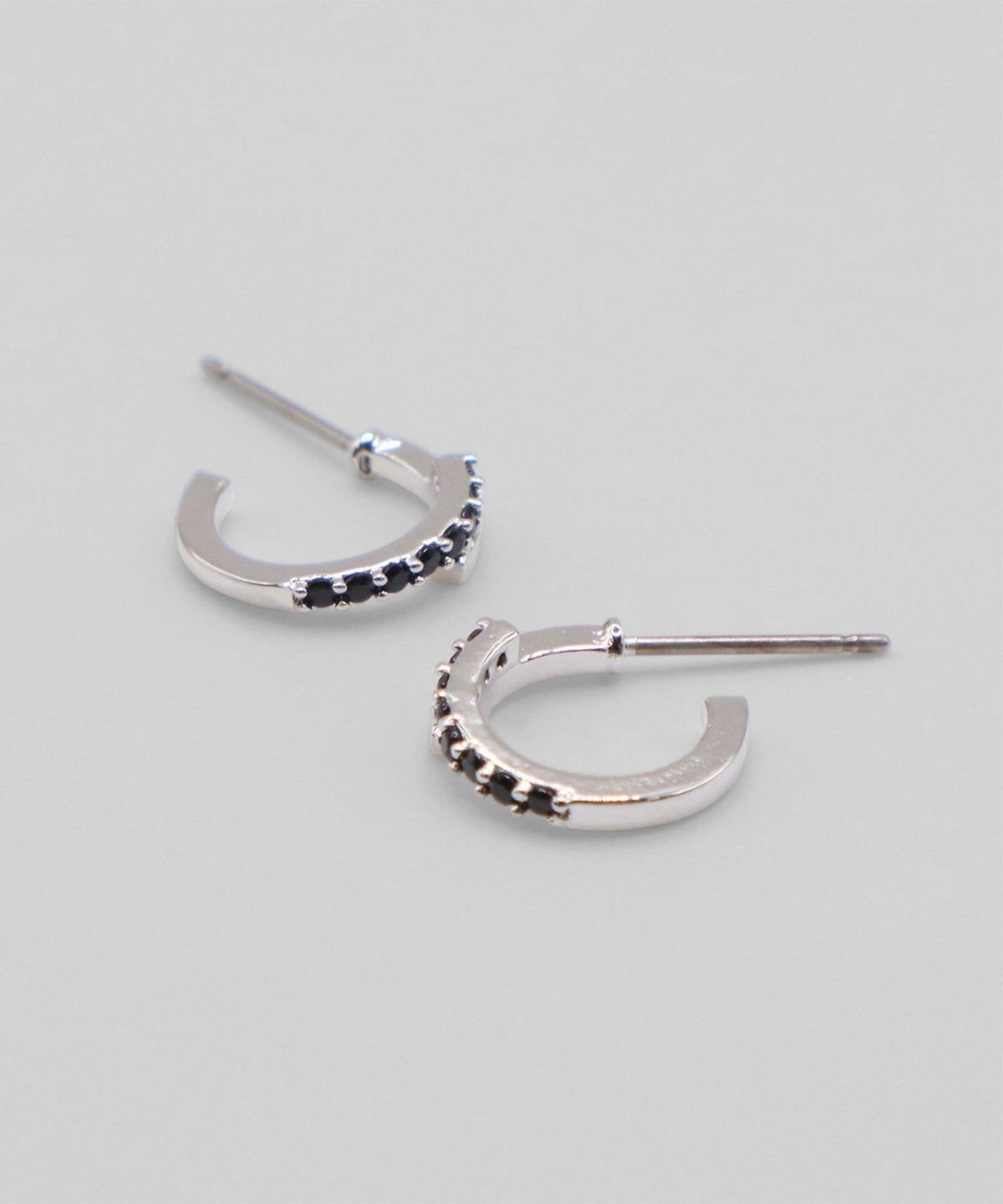 ストーンラインフープチタンポストピアス