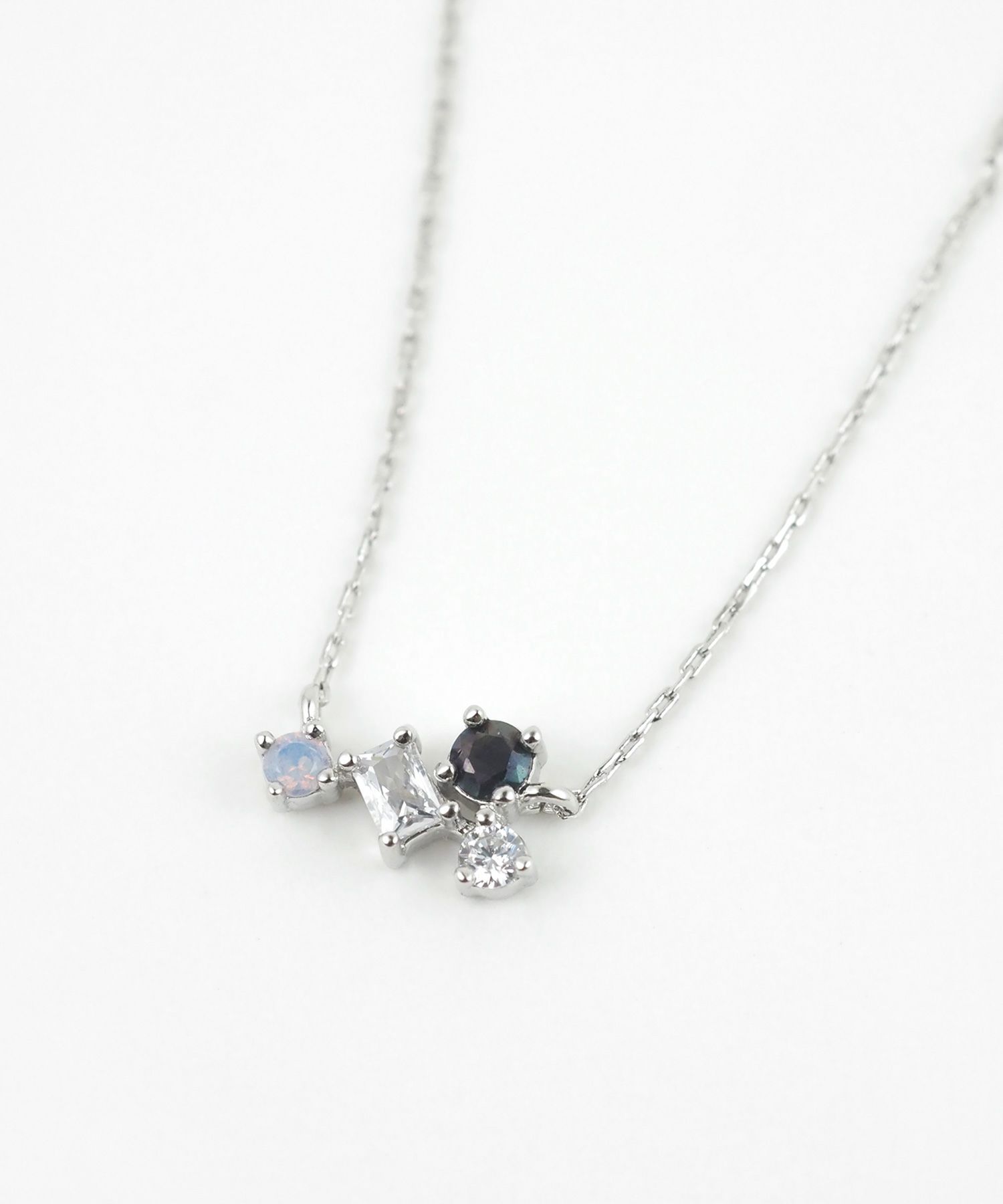 ブラックホワイトミックスストーンネックレス