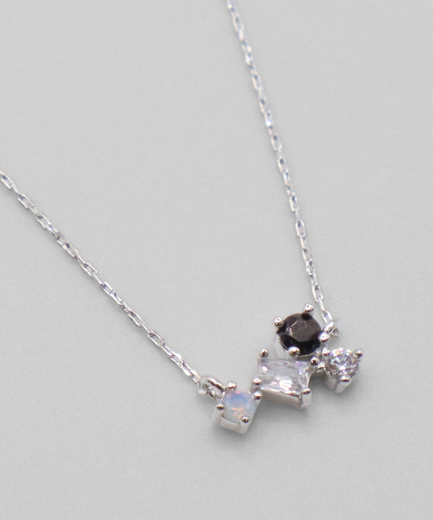 ブラックホワイトミックスストーンネックレス