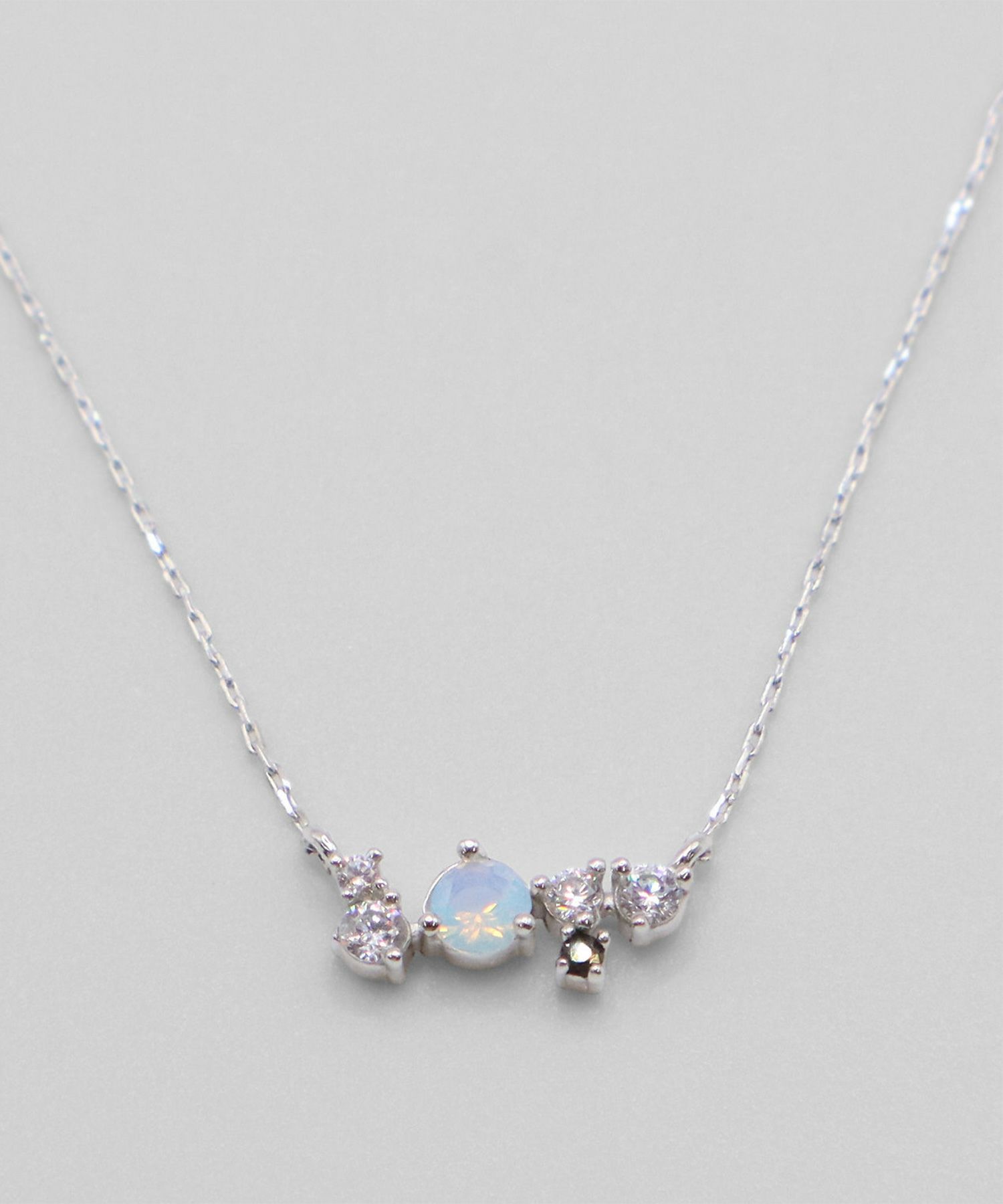 ホワイトラウンドストーンミックスラインネックレス