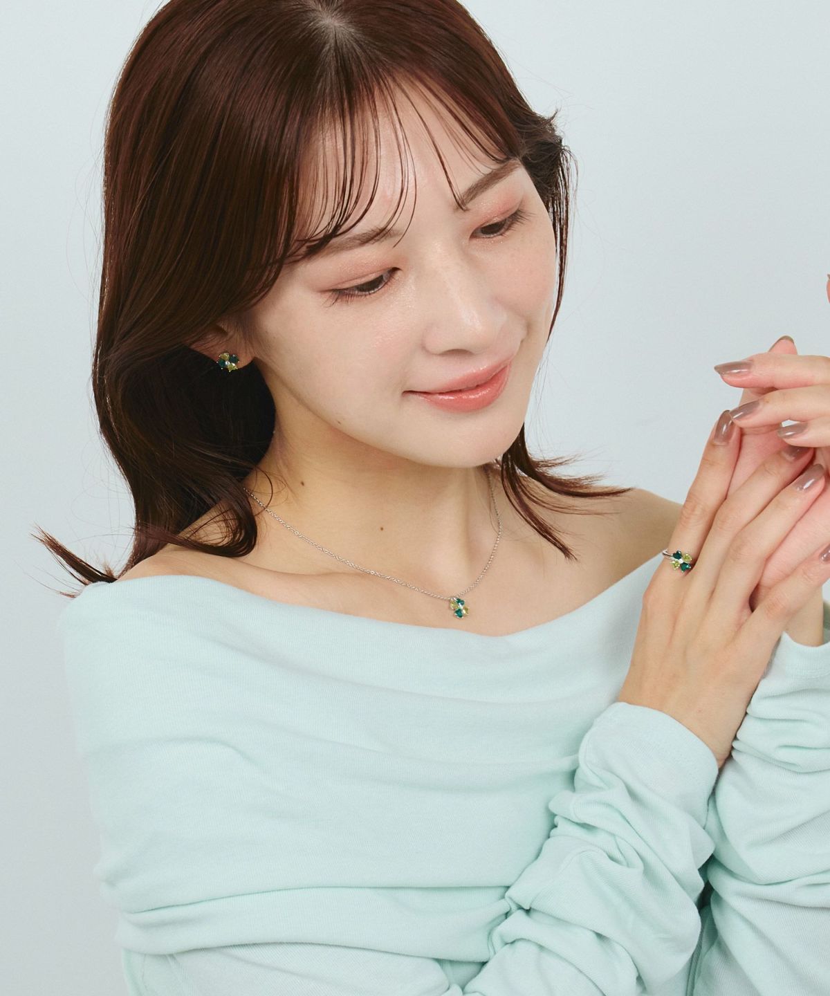 クローバービジューペンダント