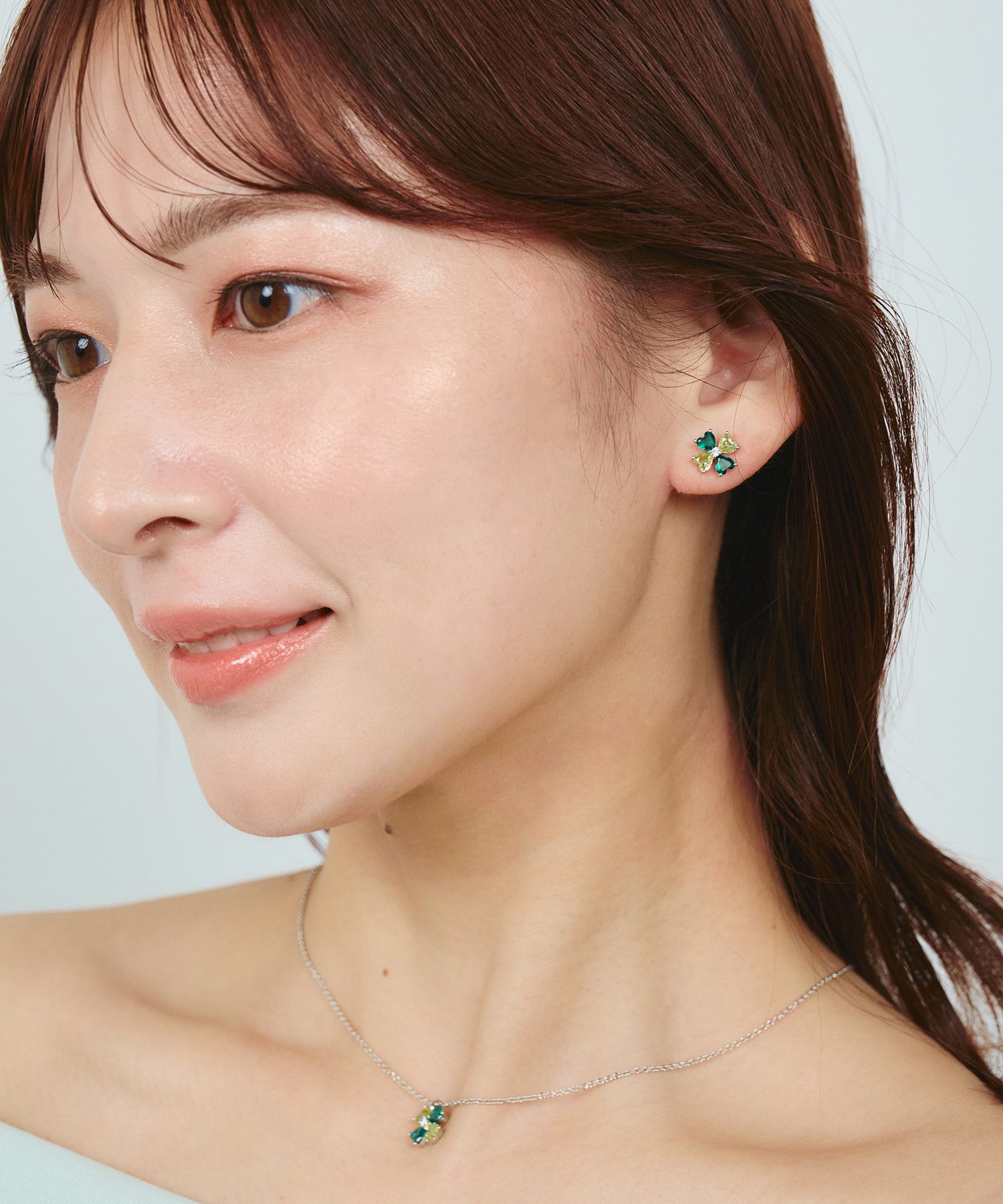 クローバービジューチタンポストピアス