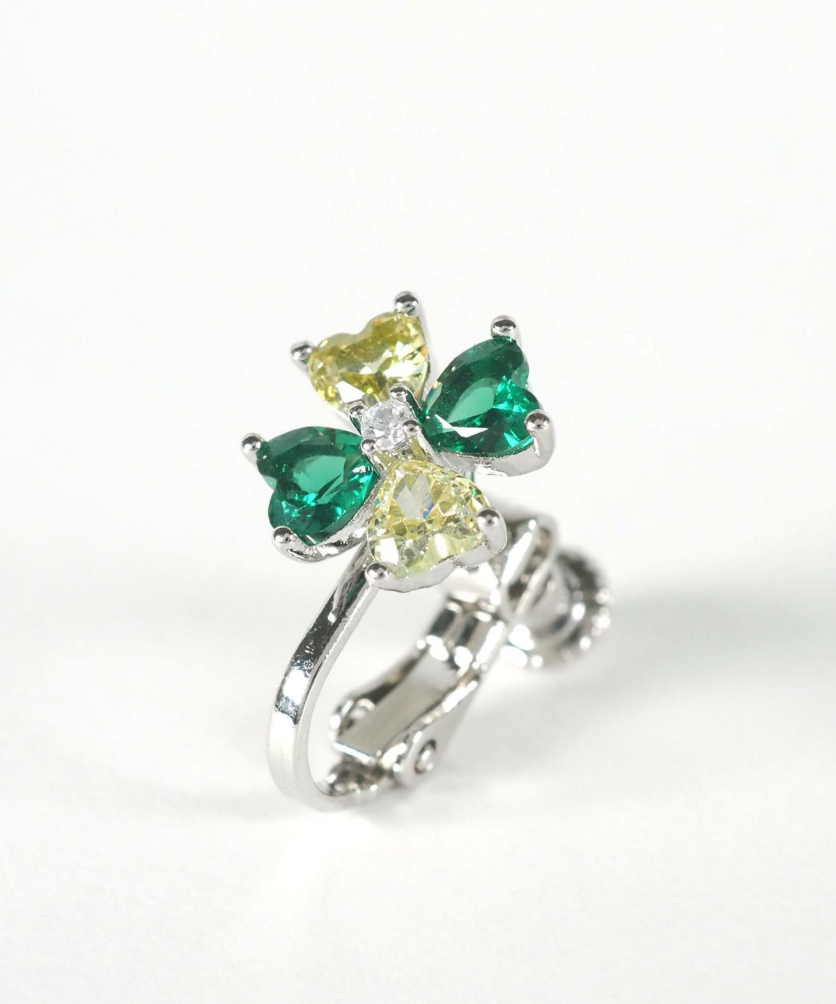 クローバービジューイヤリング