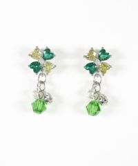 クローバービジューパールチタンポストピアス