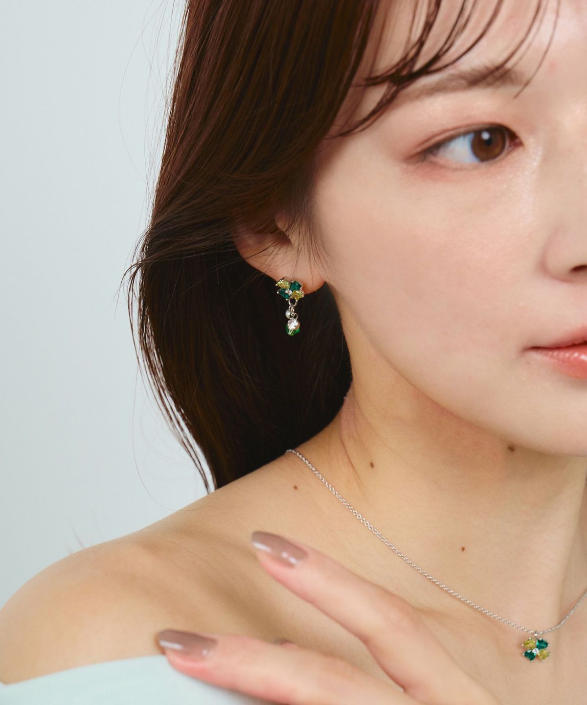 クローバービジューパールチタンポストピアス