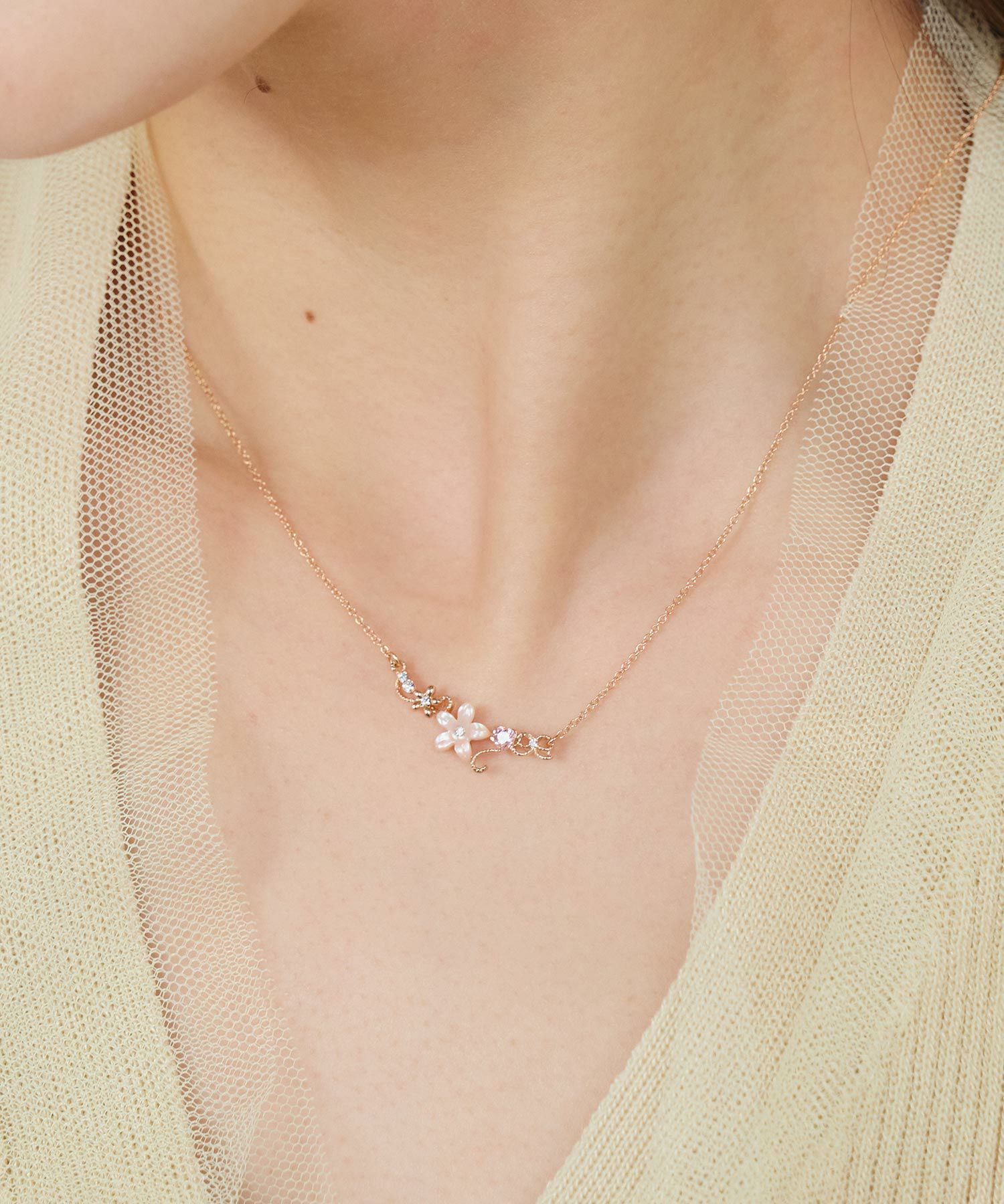 ピンク蝶貝フラワーハートラインネックレス