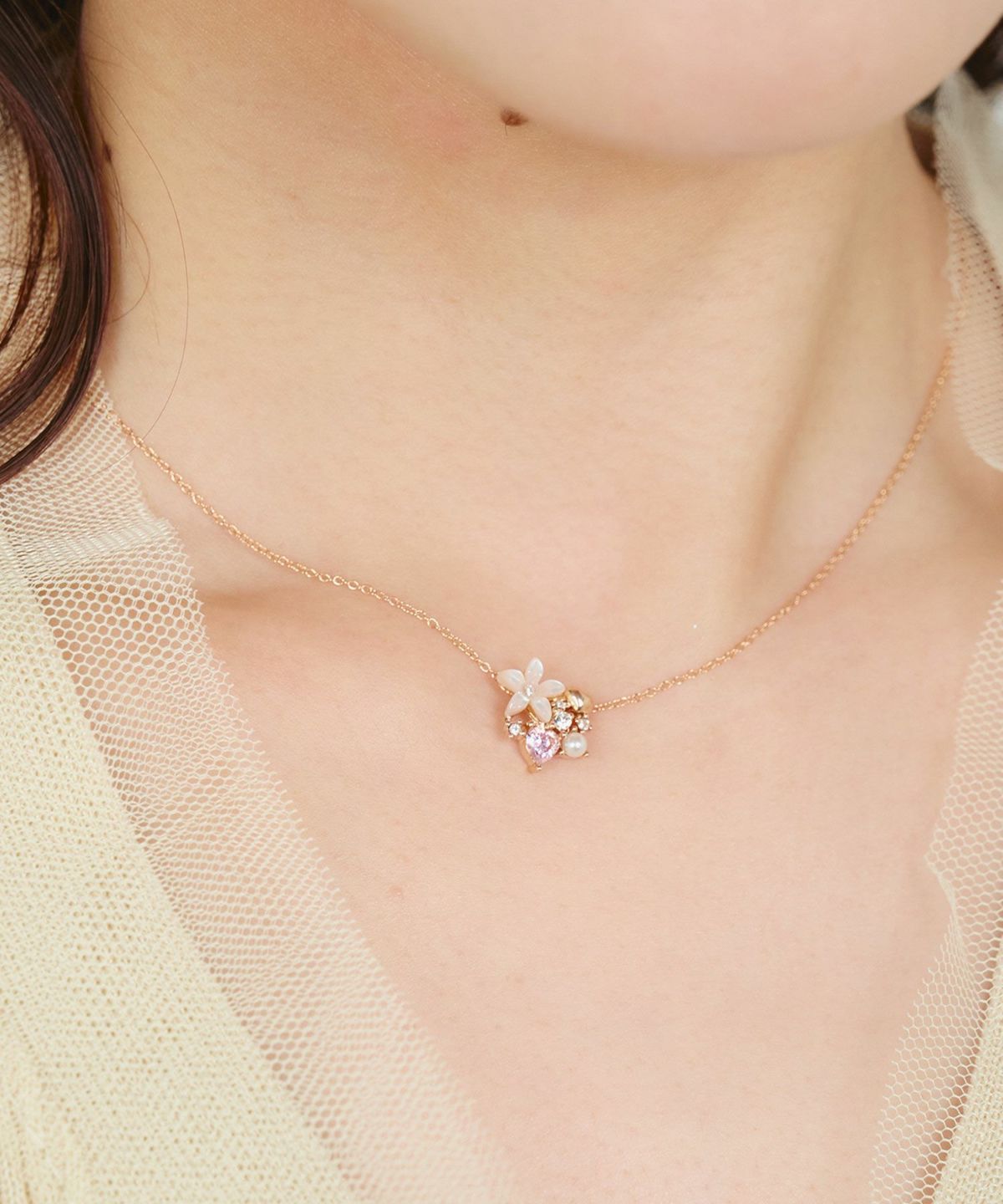 ピンク蝶貝フラワーダブルハートネックレス