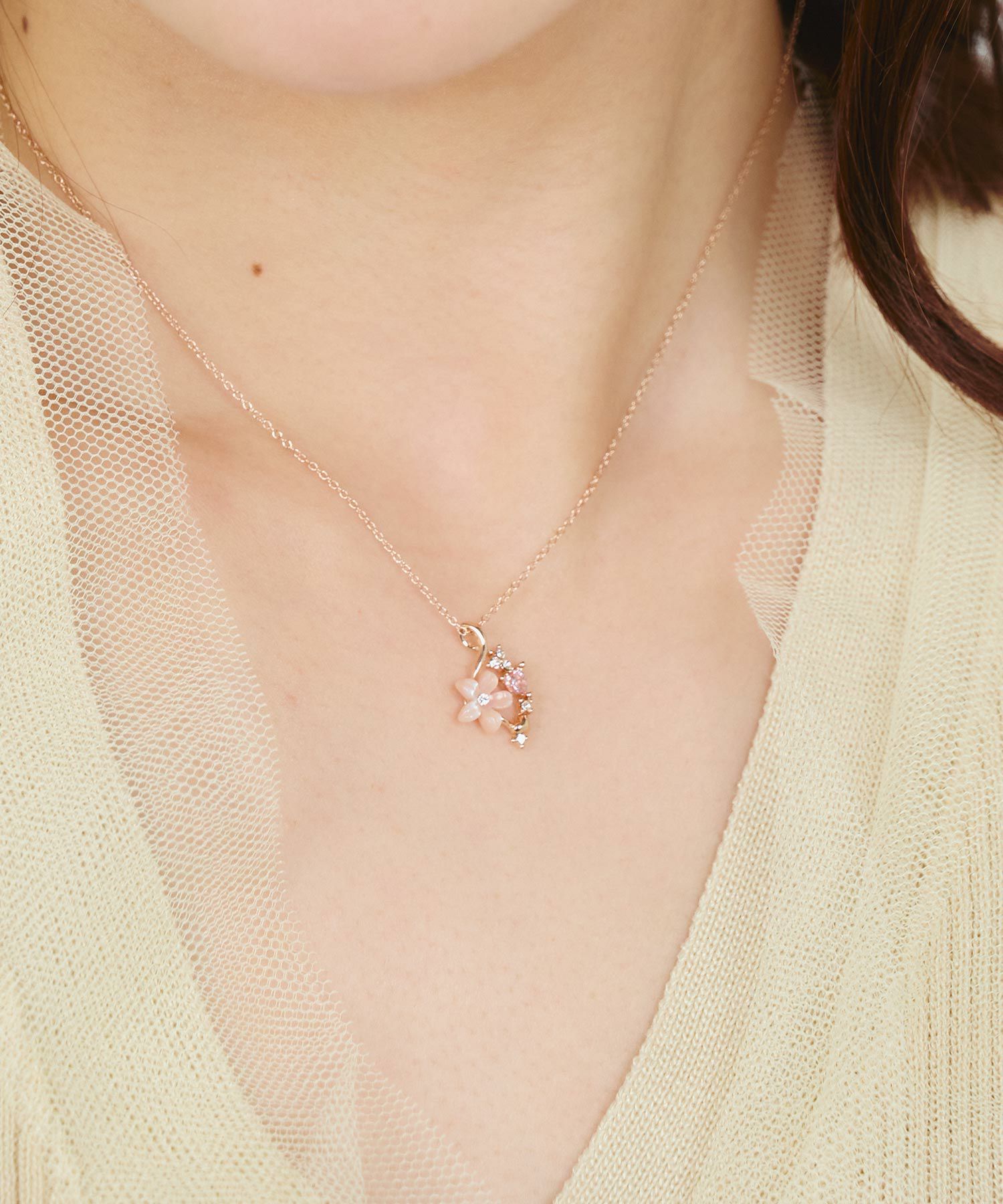 ピンク蝶貝フラワーハートフイユネックレス