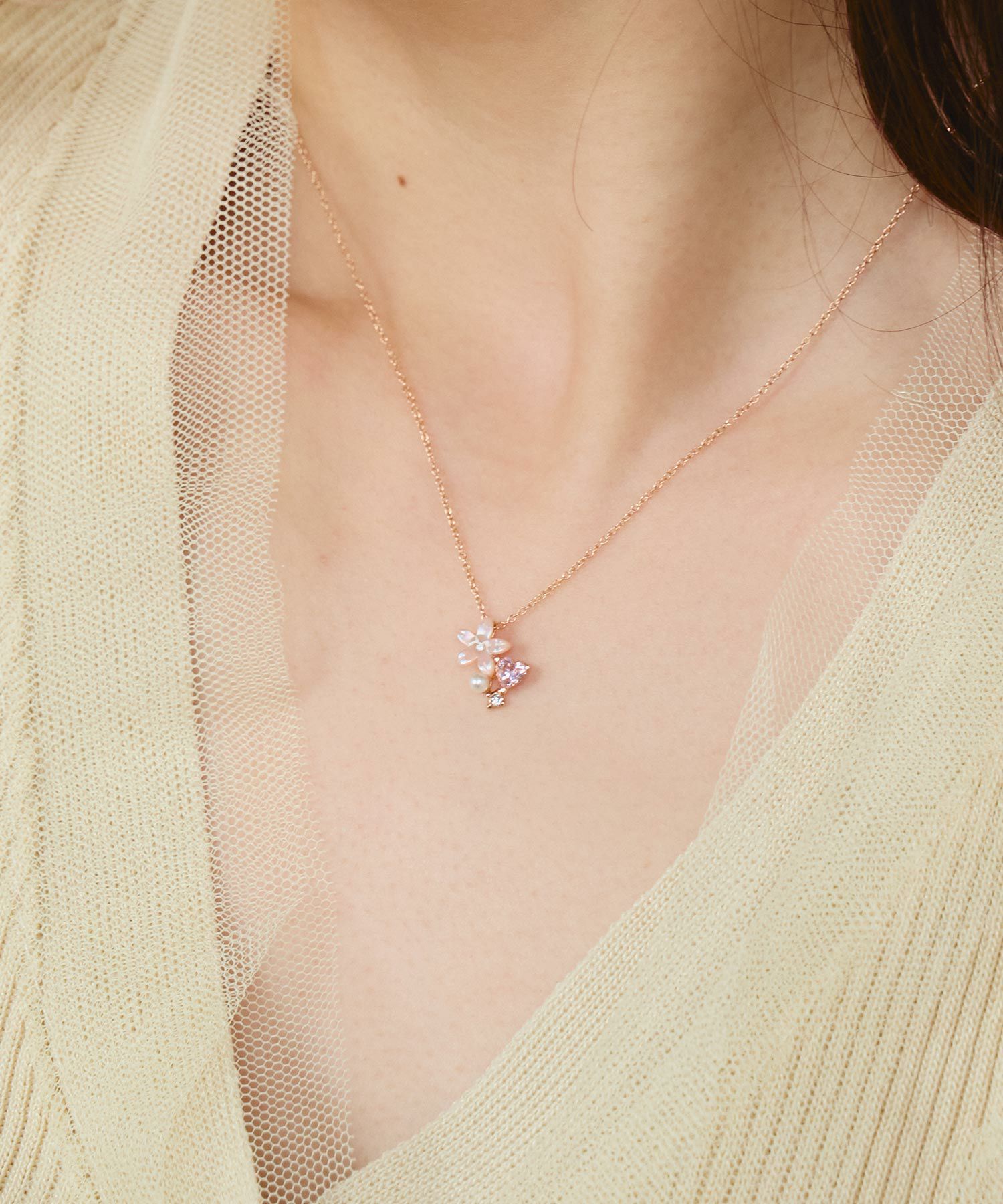 ピンク蝶貝フラワーハートネックレス