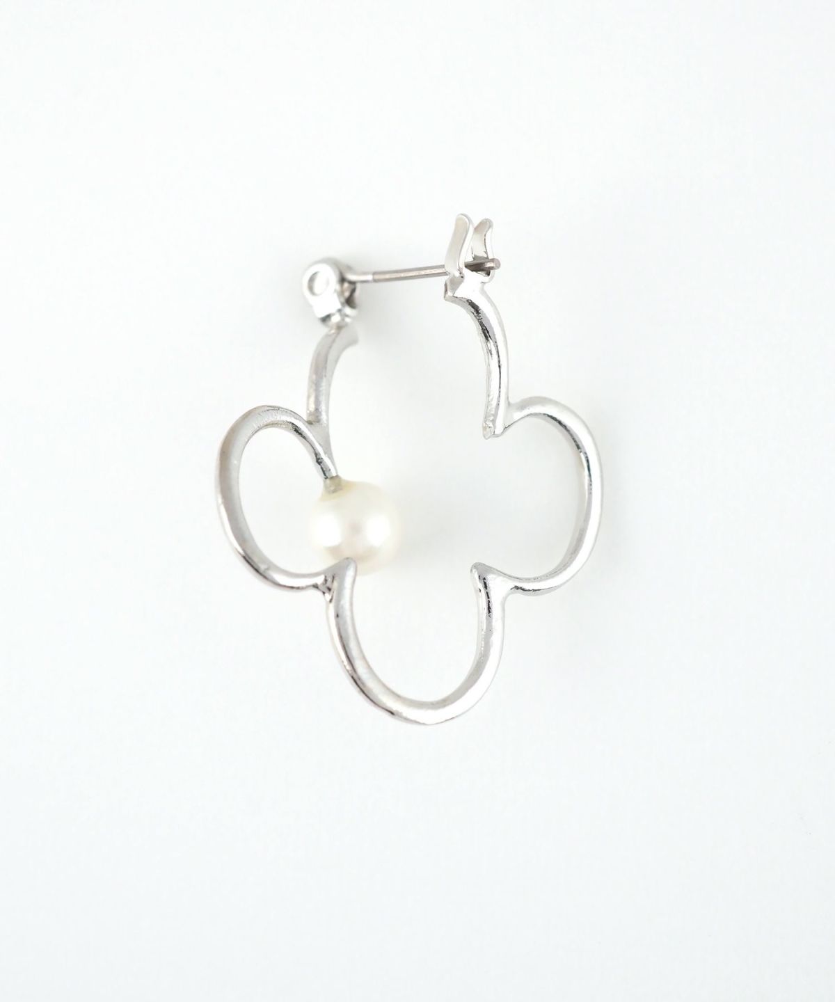 メタルラインフラワーピュアチタンポストピアス【ISS】