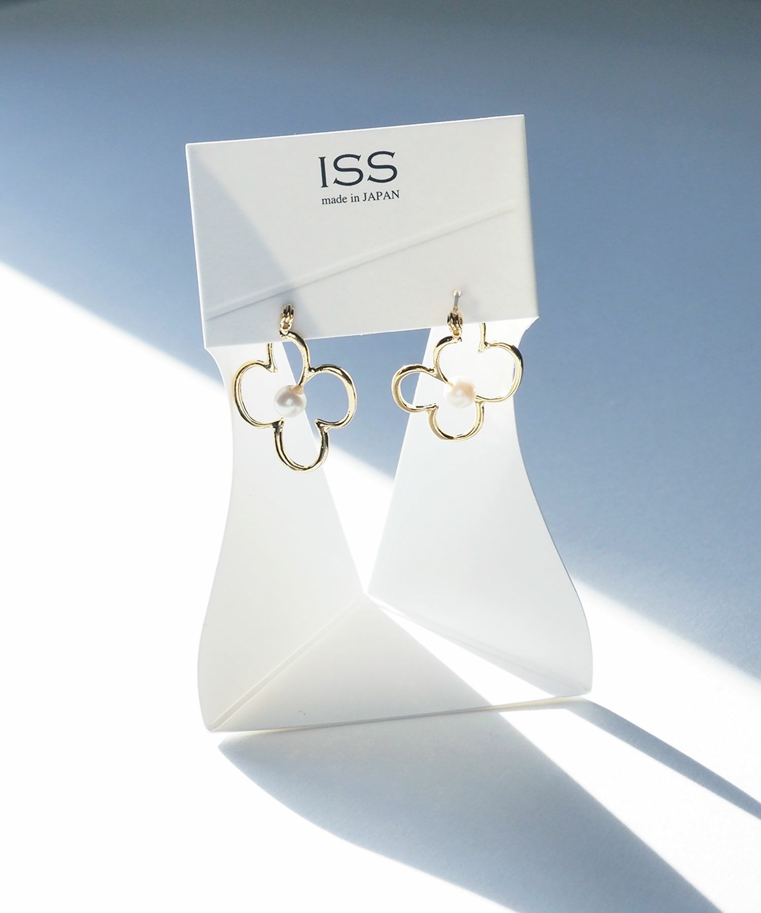 メタルラインフラワーピュアチタンポストピアス【ISS】