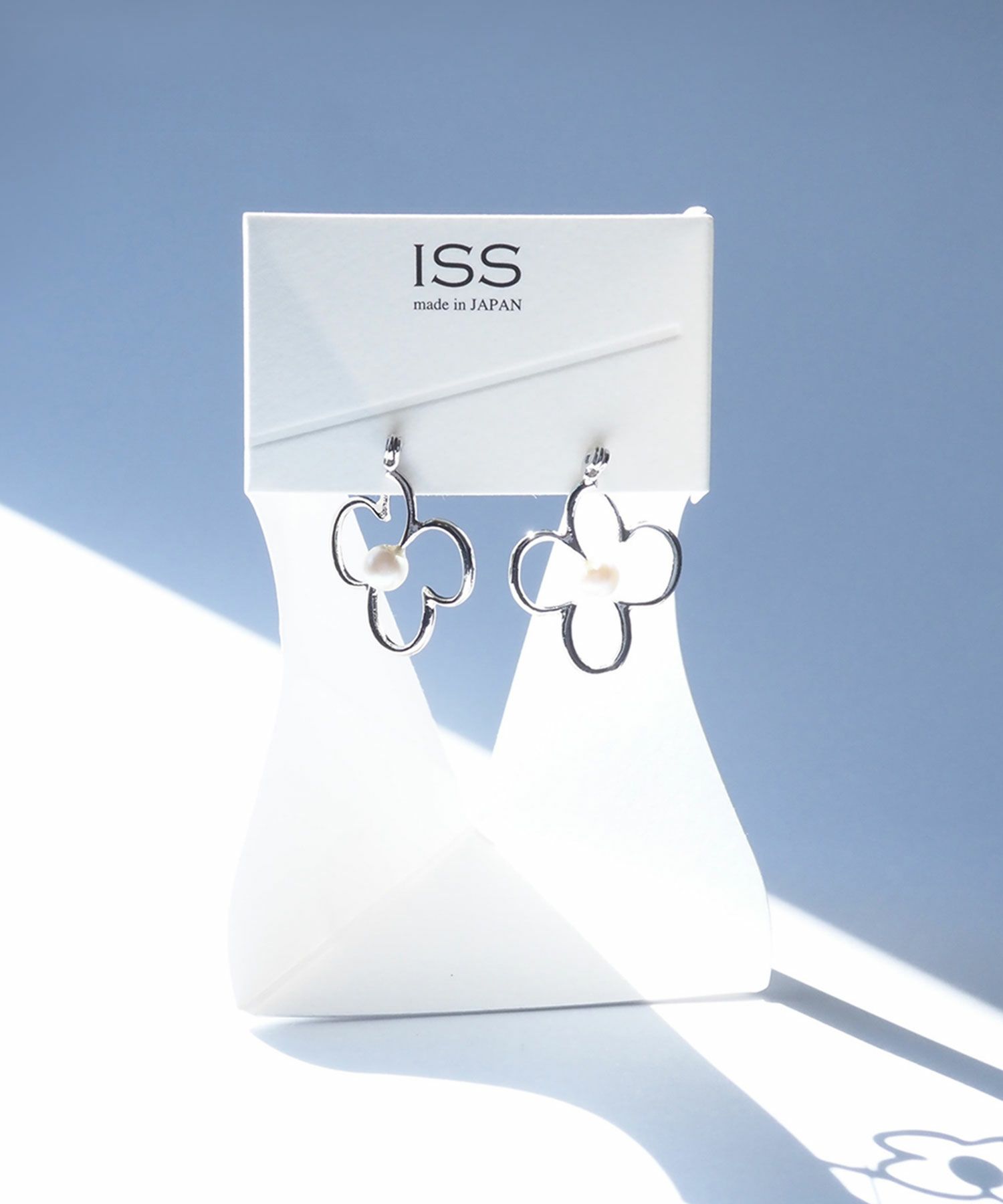 メタルラインフラワーピュアチタンポストピアス【ISS】 | 【公式】MUK