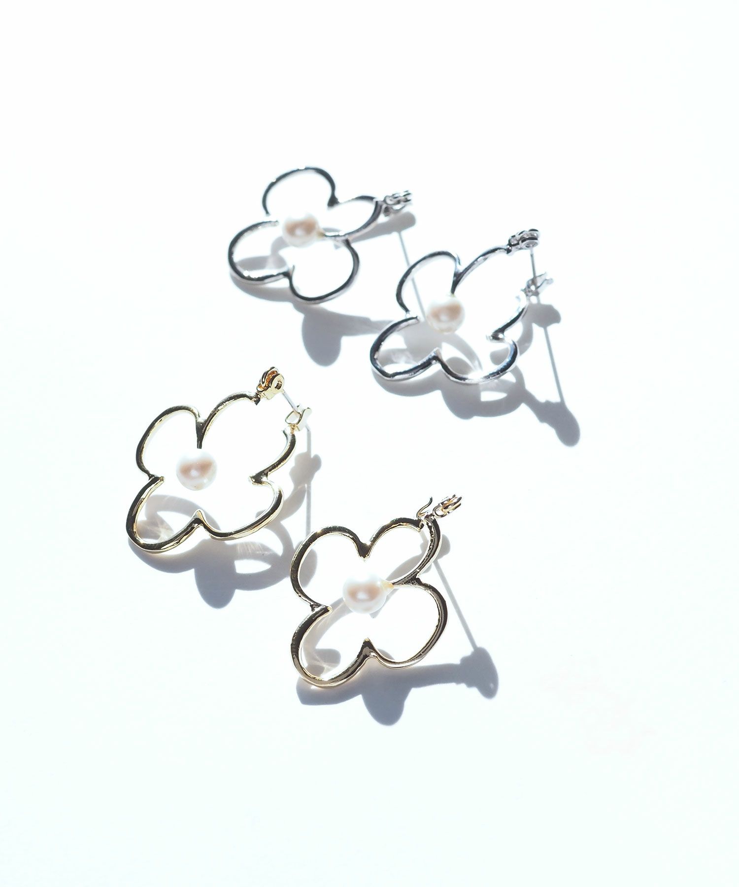 メタルラインフラワーピュアチタンポストピアス【ISS】