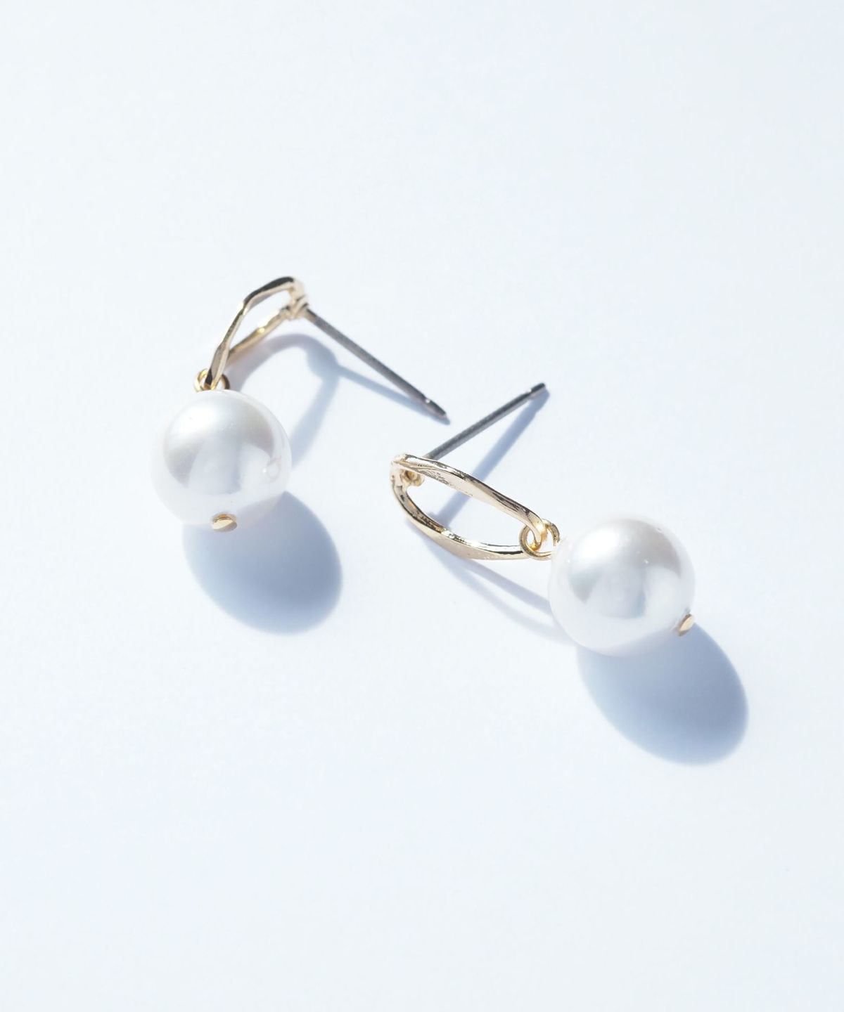 オーバルメタルラインパールピュアチタンポストピアス【ISS】